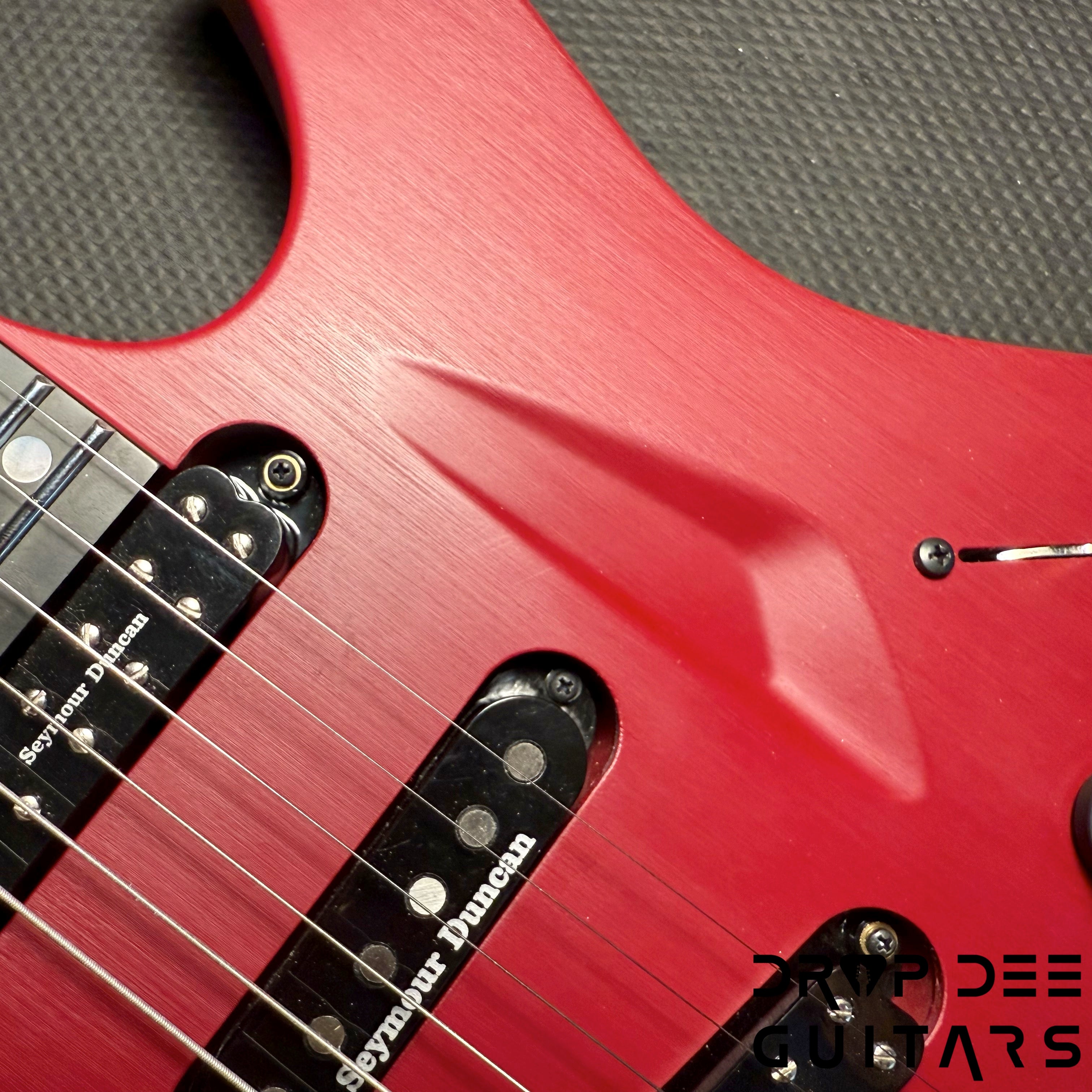 Aristides 060 Trem Electric Guitar w/ Bag - Red