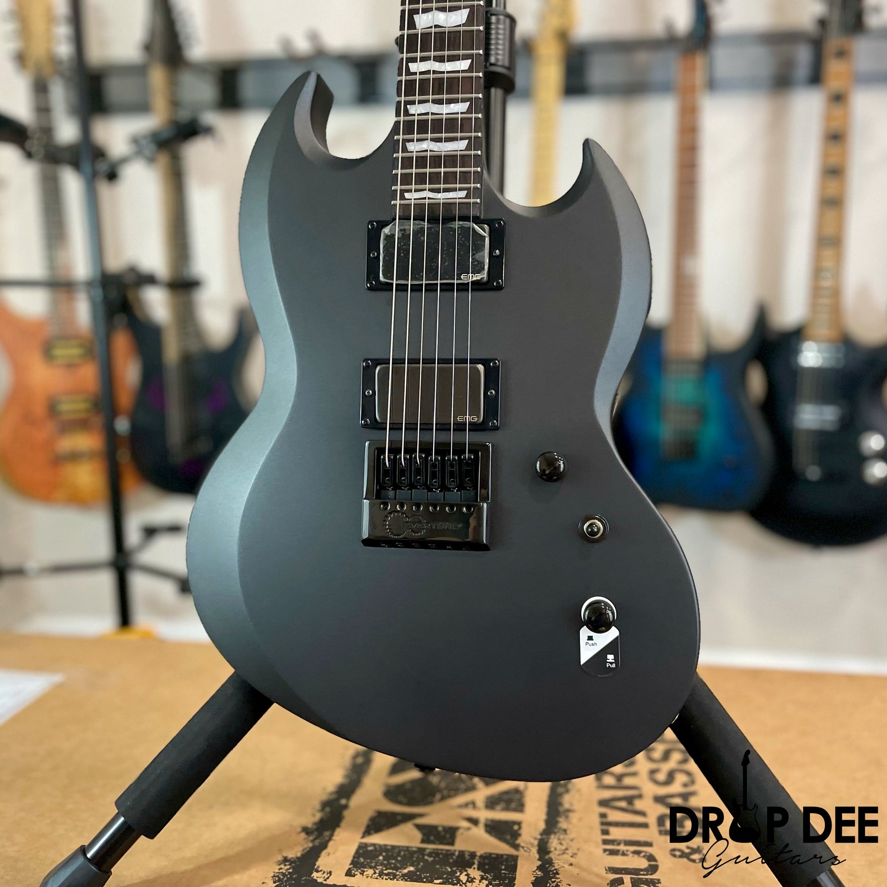 ESP LTD Viper-1000 Evertune Electric Guitar
