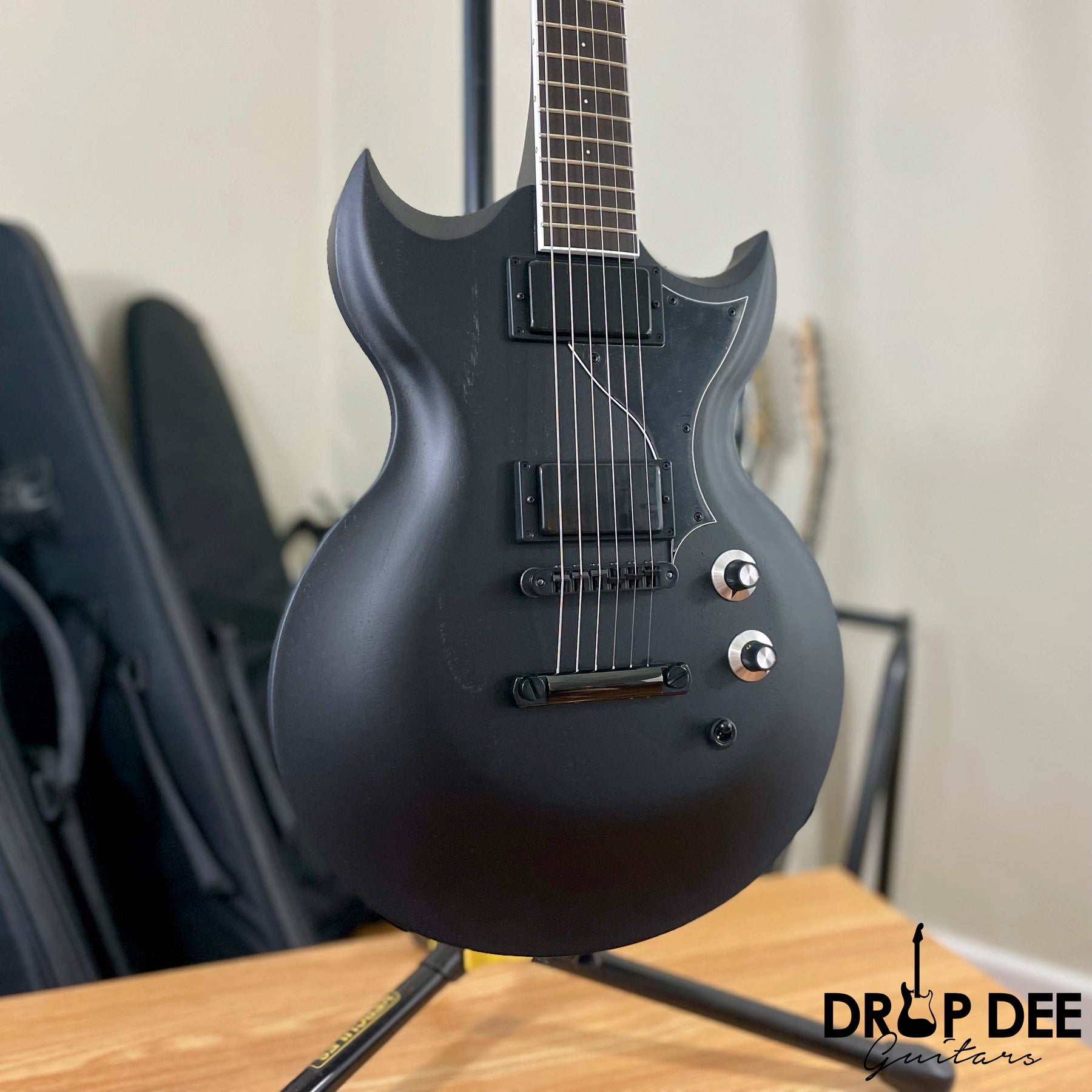 Dunable USA Custom Shop Minotaur Electric Guitar w/ Case