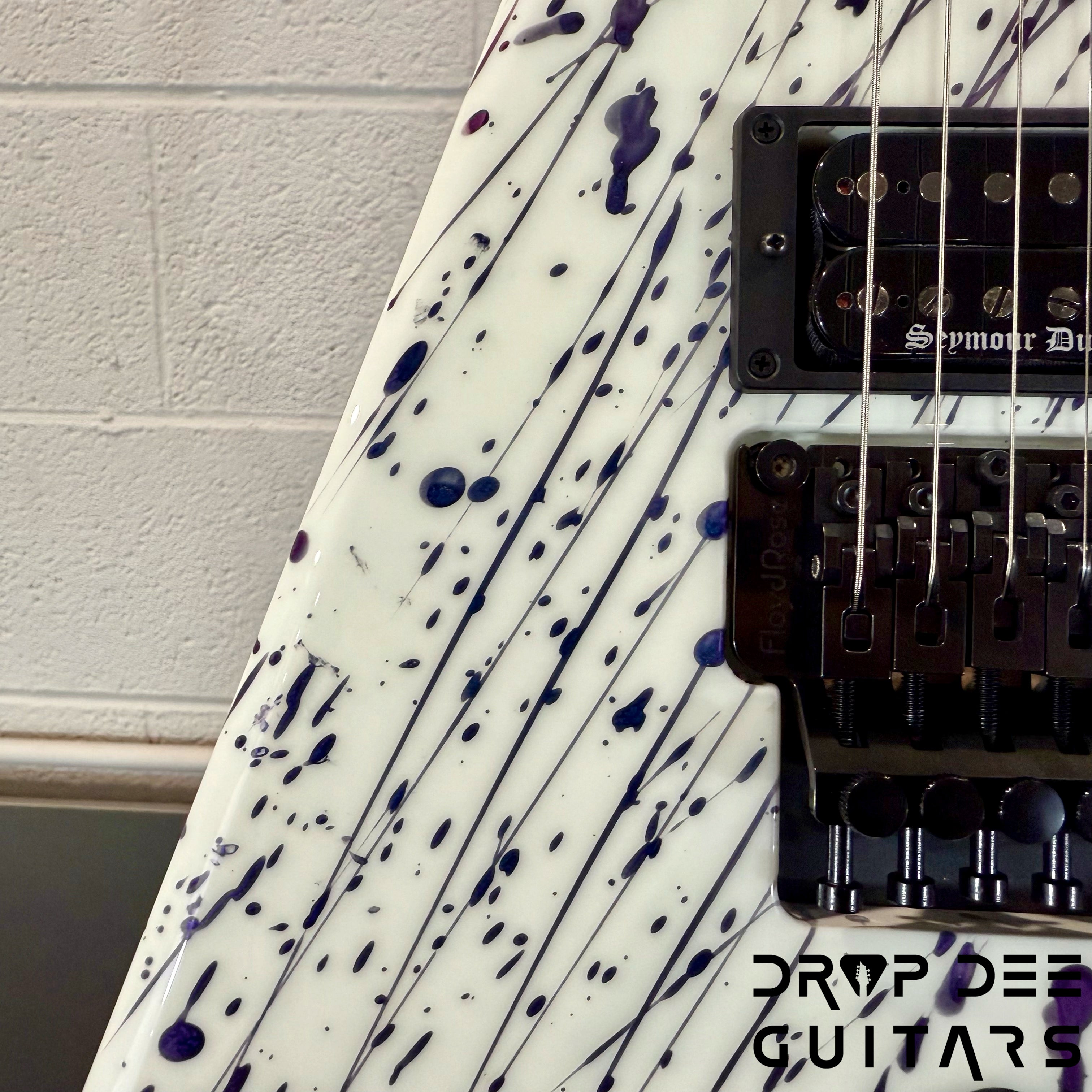 Jackson Custom Shop King V Electric Guitar w/ Case - Blood Splatter