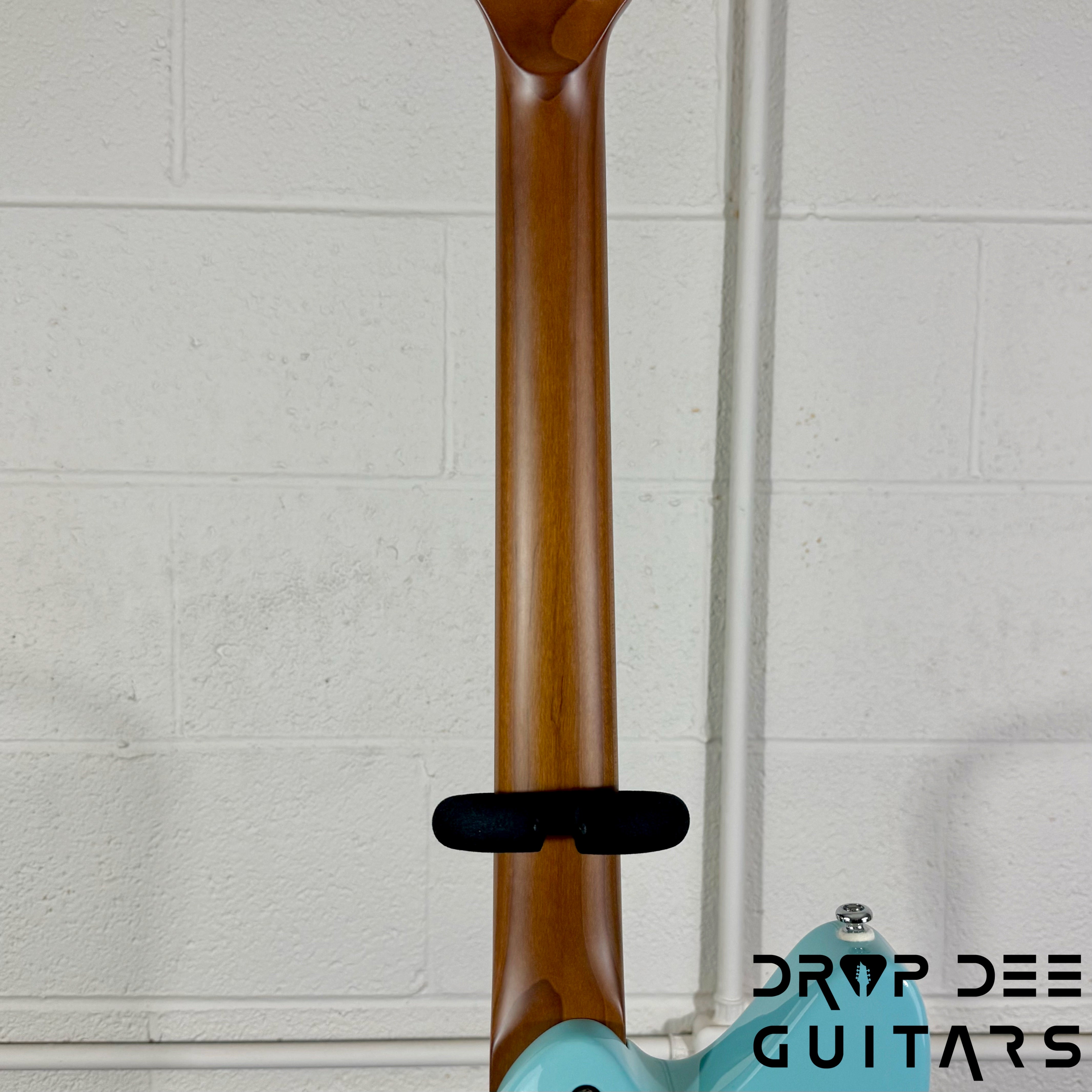 Balaguer 10th Anniversary Growler Classic Electric Guitar w/ Case - Sky Blue Gloss