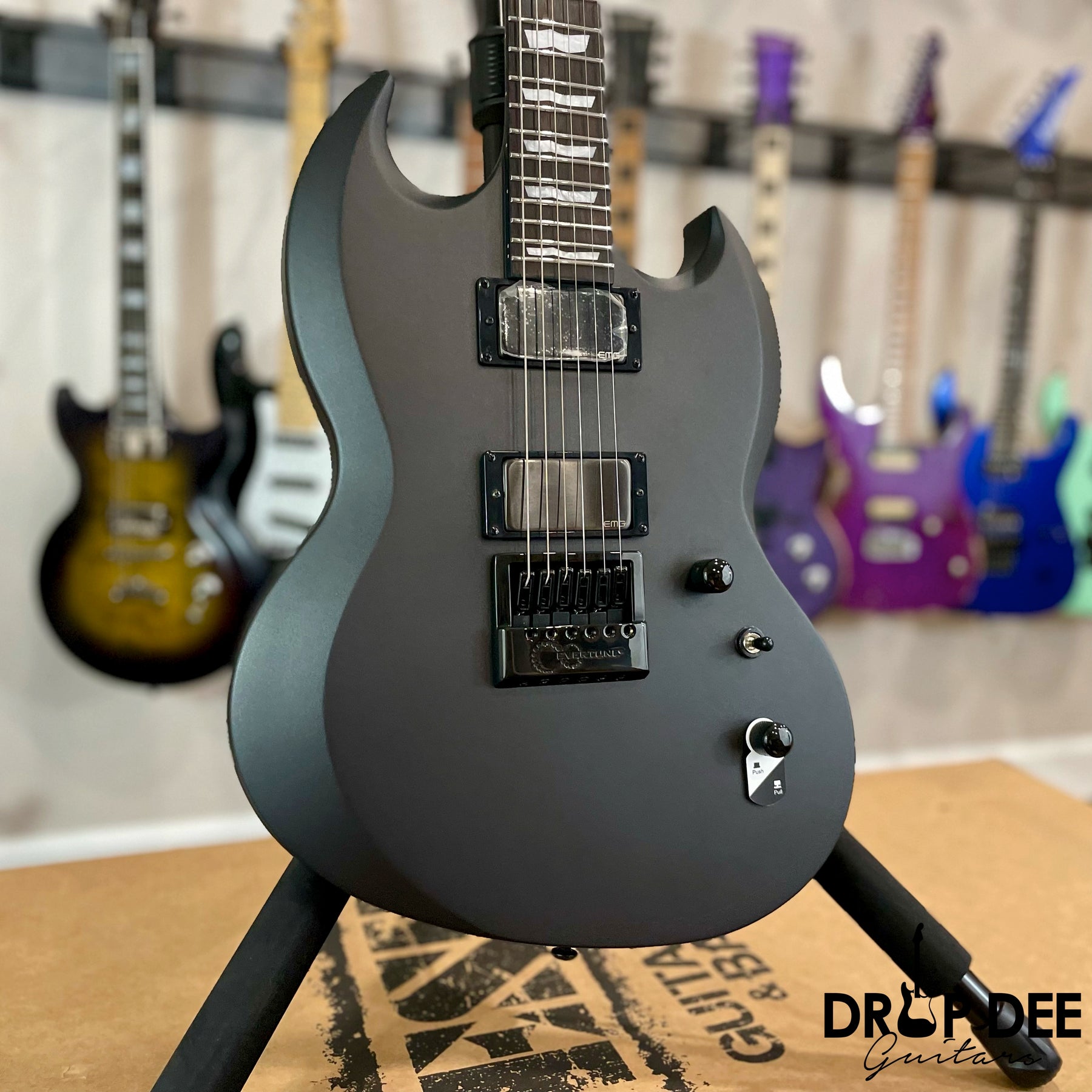 ESP LTD Viper-1000 Evertune Electric Guitar
