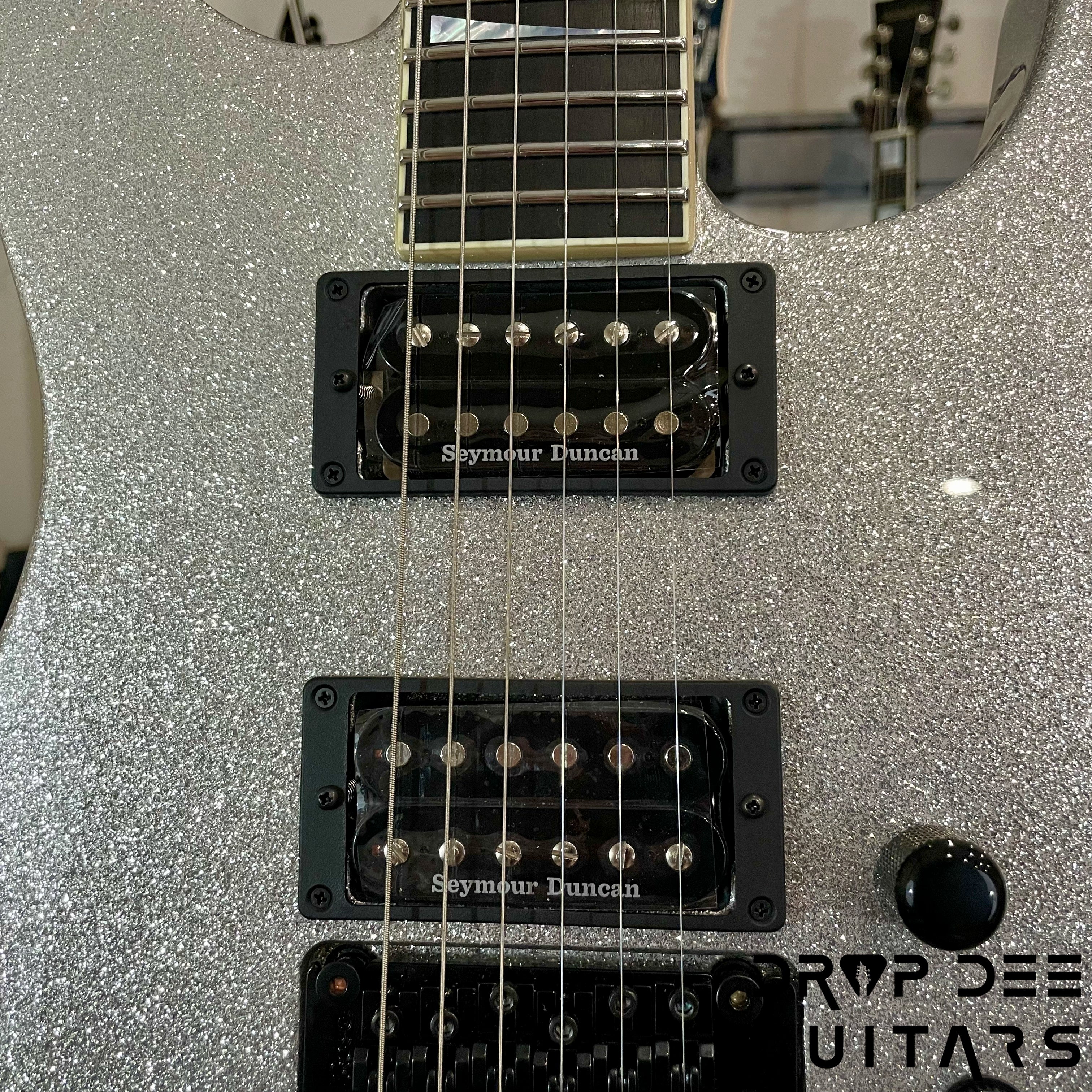 Jackson Custom Shop Soloist FR Electric Guitar w/ Case - Silver Sparkle