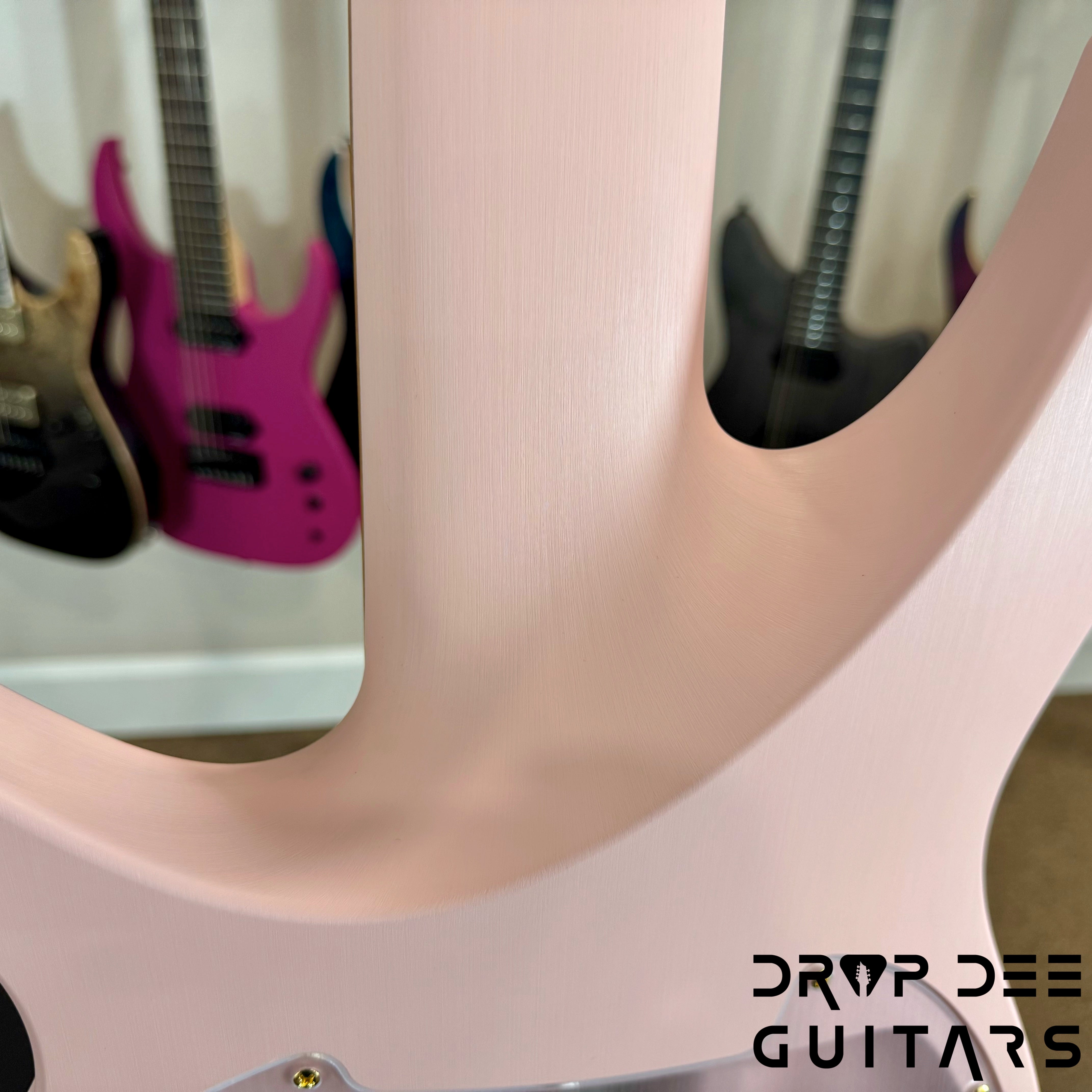 Aristides H/08R Headless Multiscale Electric Guitar w/ Bag - Shell Pink