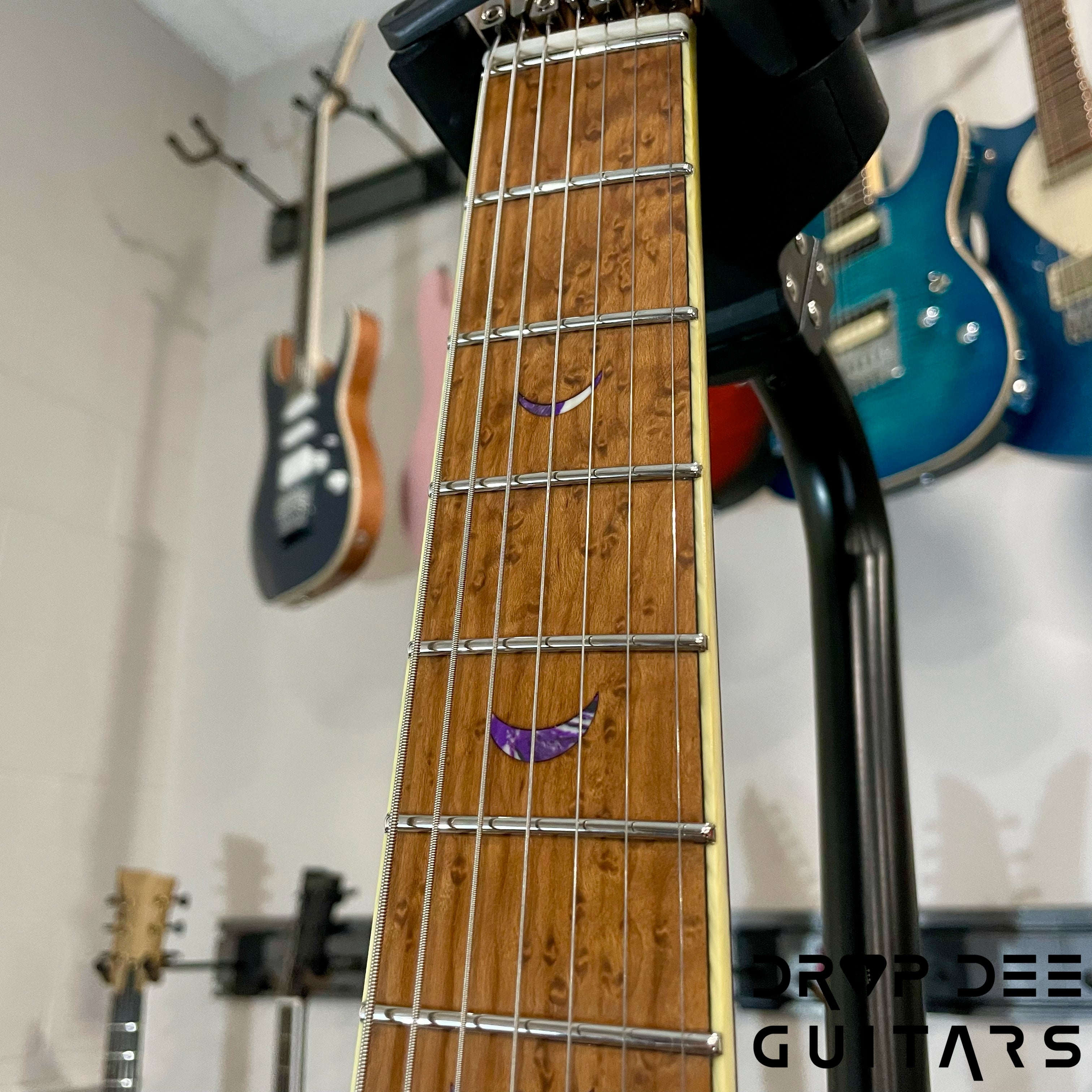 ViK Domineer H7ff "Blood Moon Surf" Multiscale Headless Electric Guitar w/ Case - Blood Moon Surf