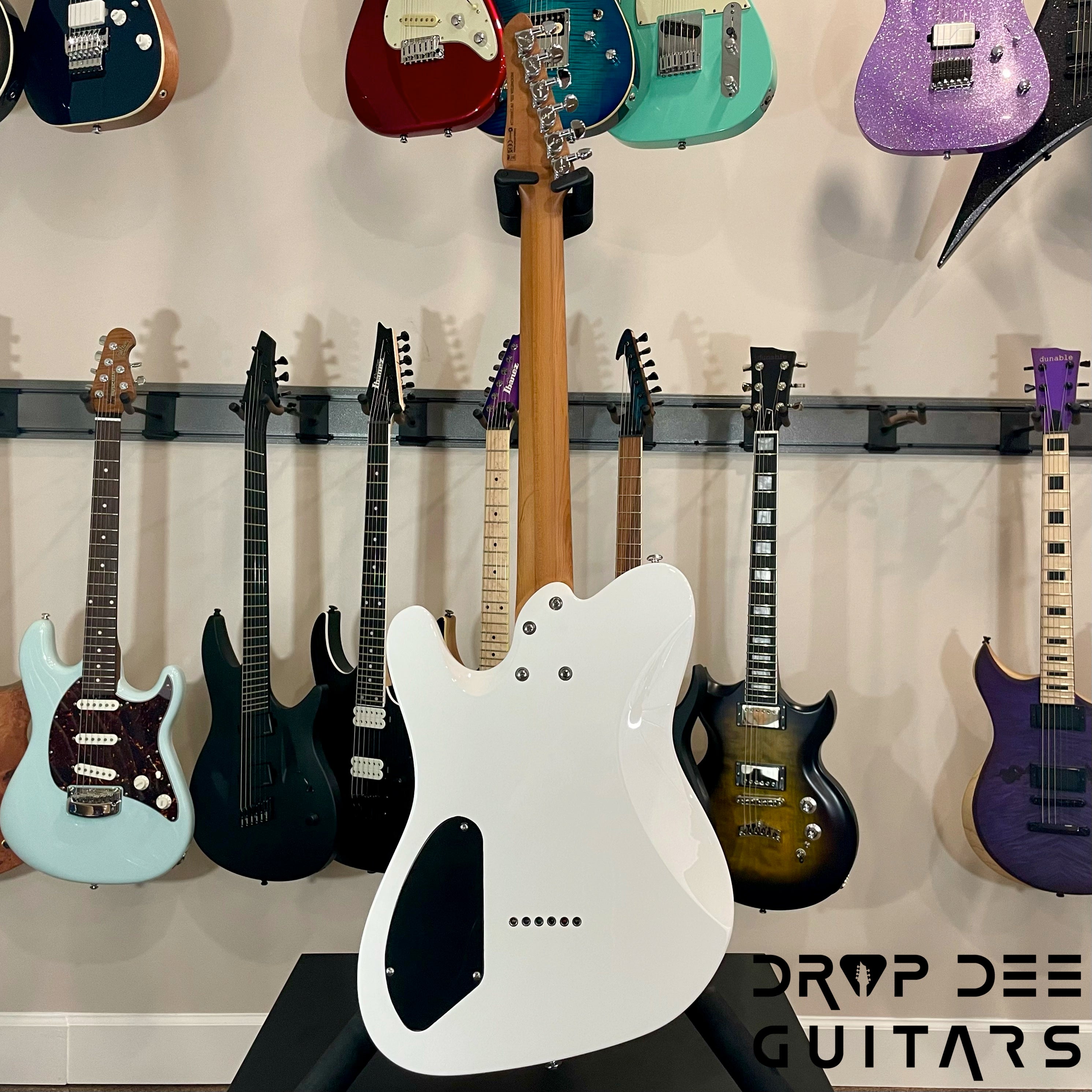 Balaguer Standard Series Thicket Electric Guitar w/ Bag - Solid White