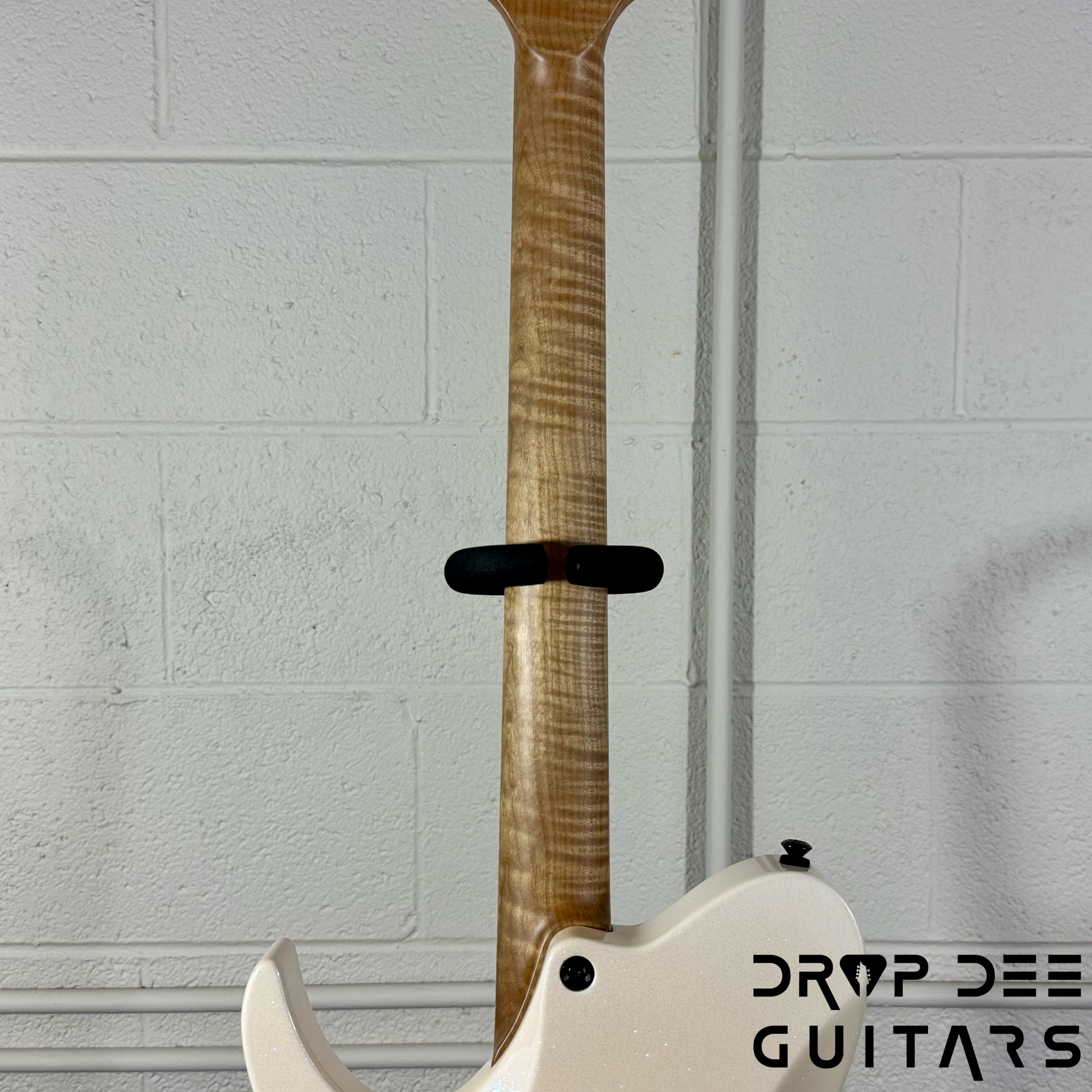 Balaguer USA Series Seraph Modern Electric Guitar w/ Case (424) - Gloss Metallic Jewel White
