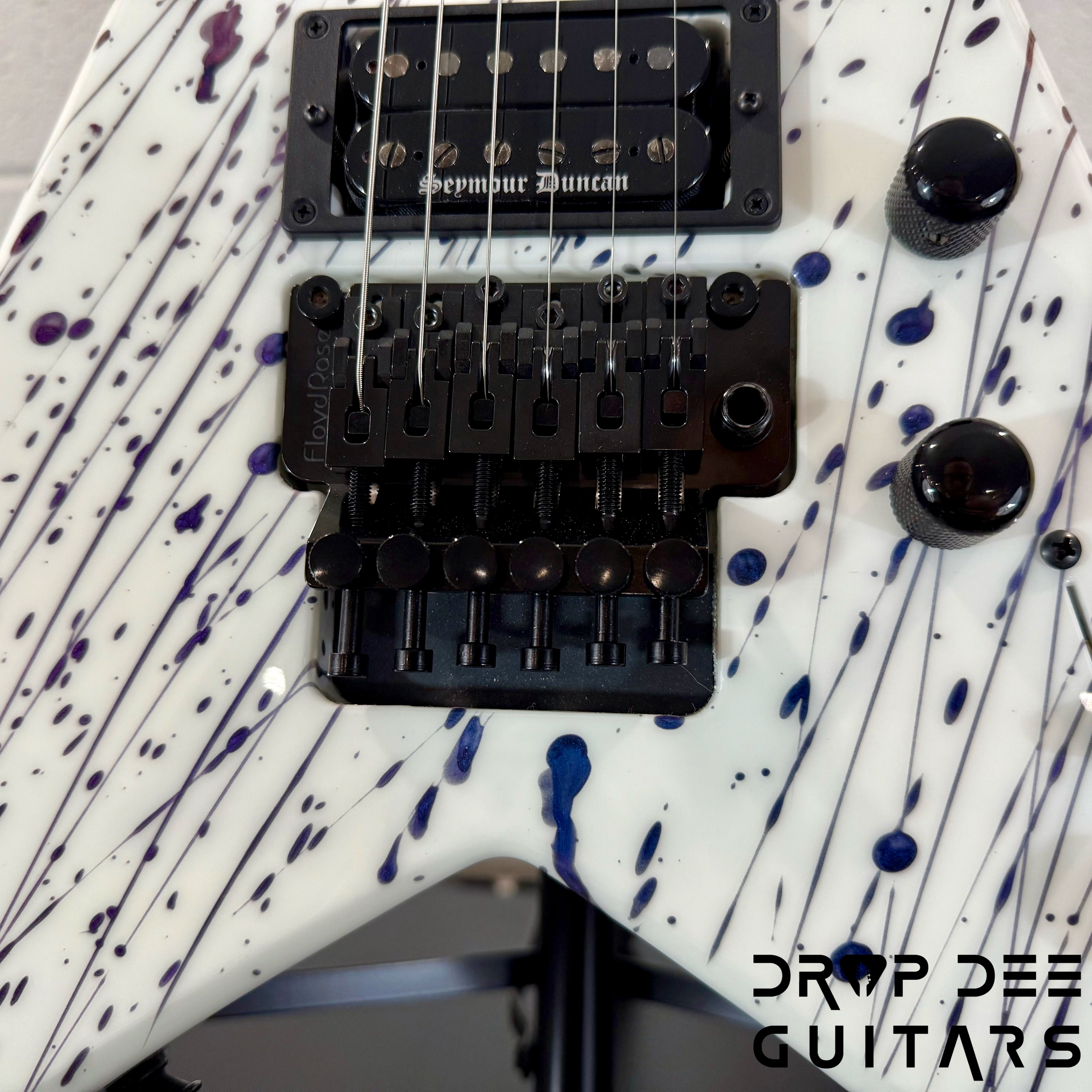 Jackson Custom Shop King V Electric Guitar w/ Case - Blood Splatter
