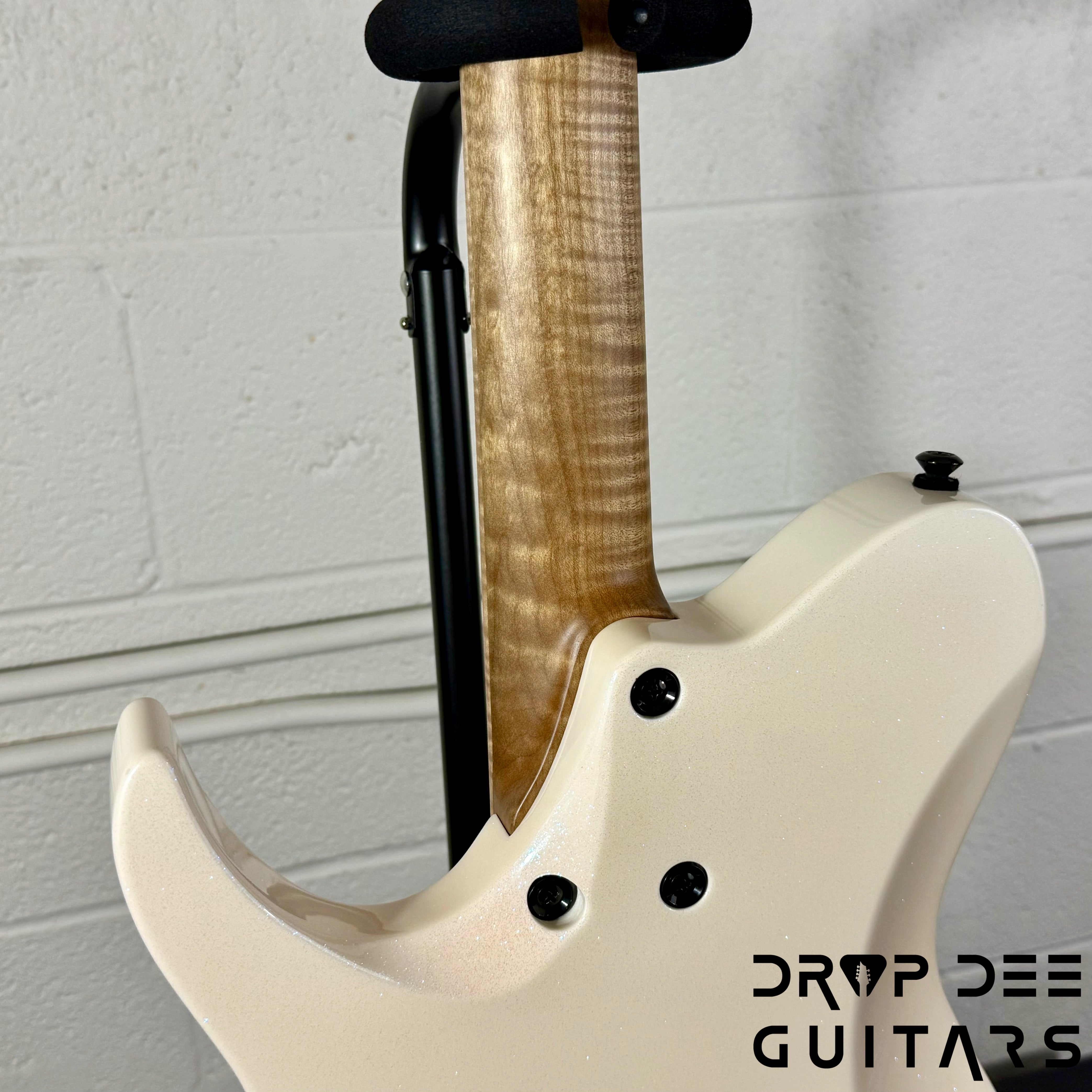 Balaguer USA Series Seraph Modern Electric Guitar w/ Case (424) - Gloss Metallic Jewel White