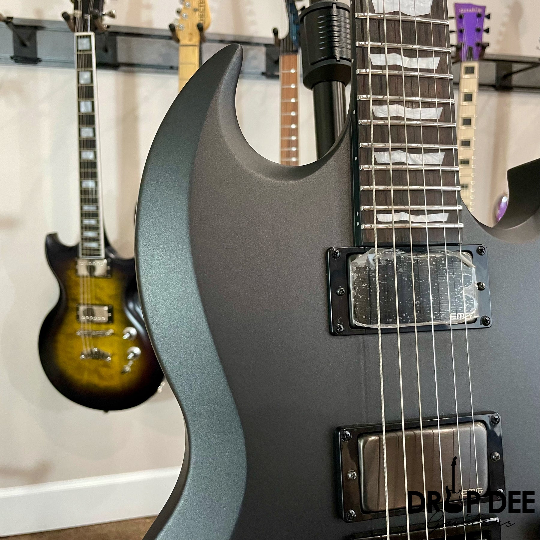 ESP LTD Viper-1000 Evertune Electric Guitar