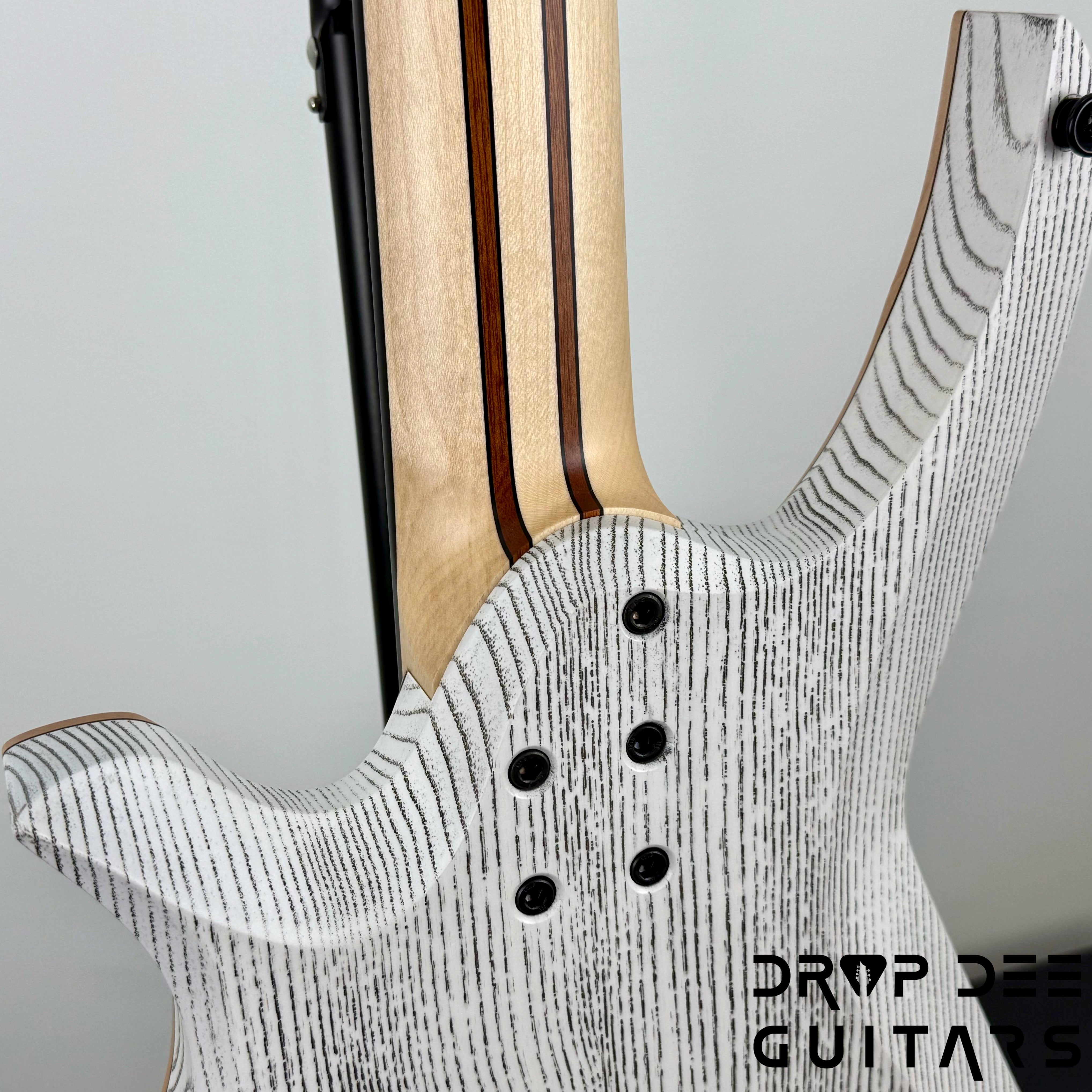 Infinia Neptune 7 Baritone Headless 7-String Electric Guitar w/ Bag - Shell Pink