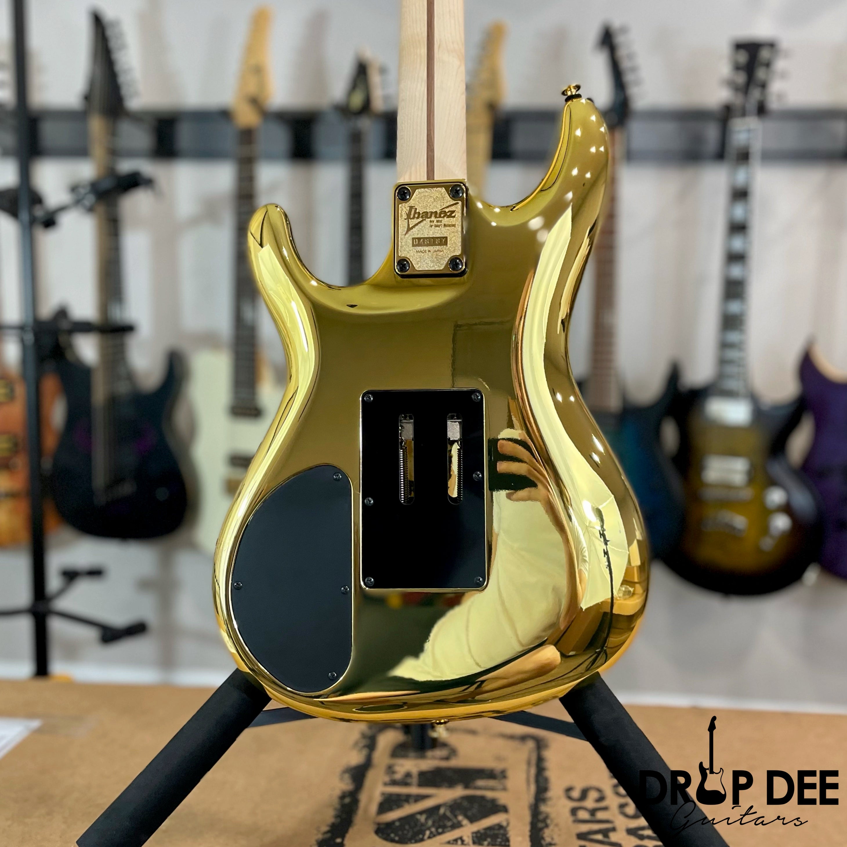 Ibanez Joe Satriani Signature JS2GD Electric Guitar w/ Case