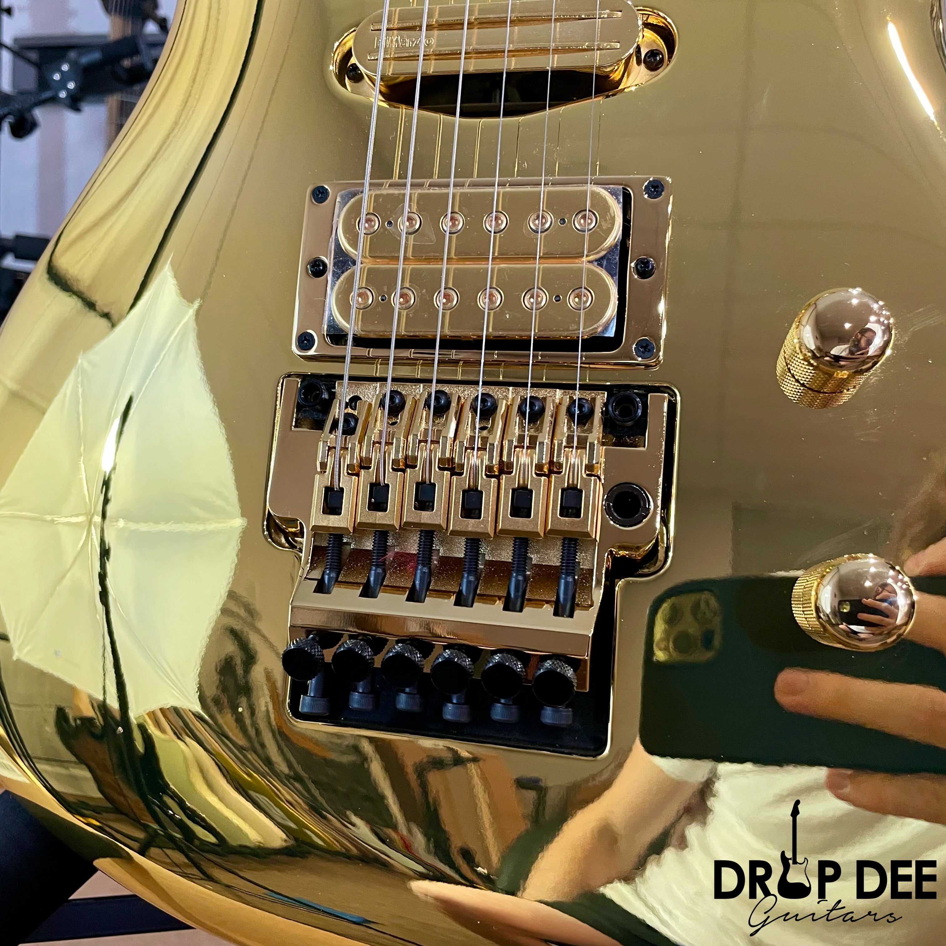 Ibanez Joe Satriani Signature JS2GD Electric Guitar w/ Case