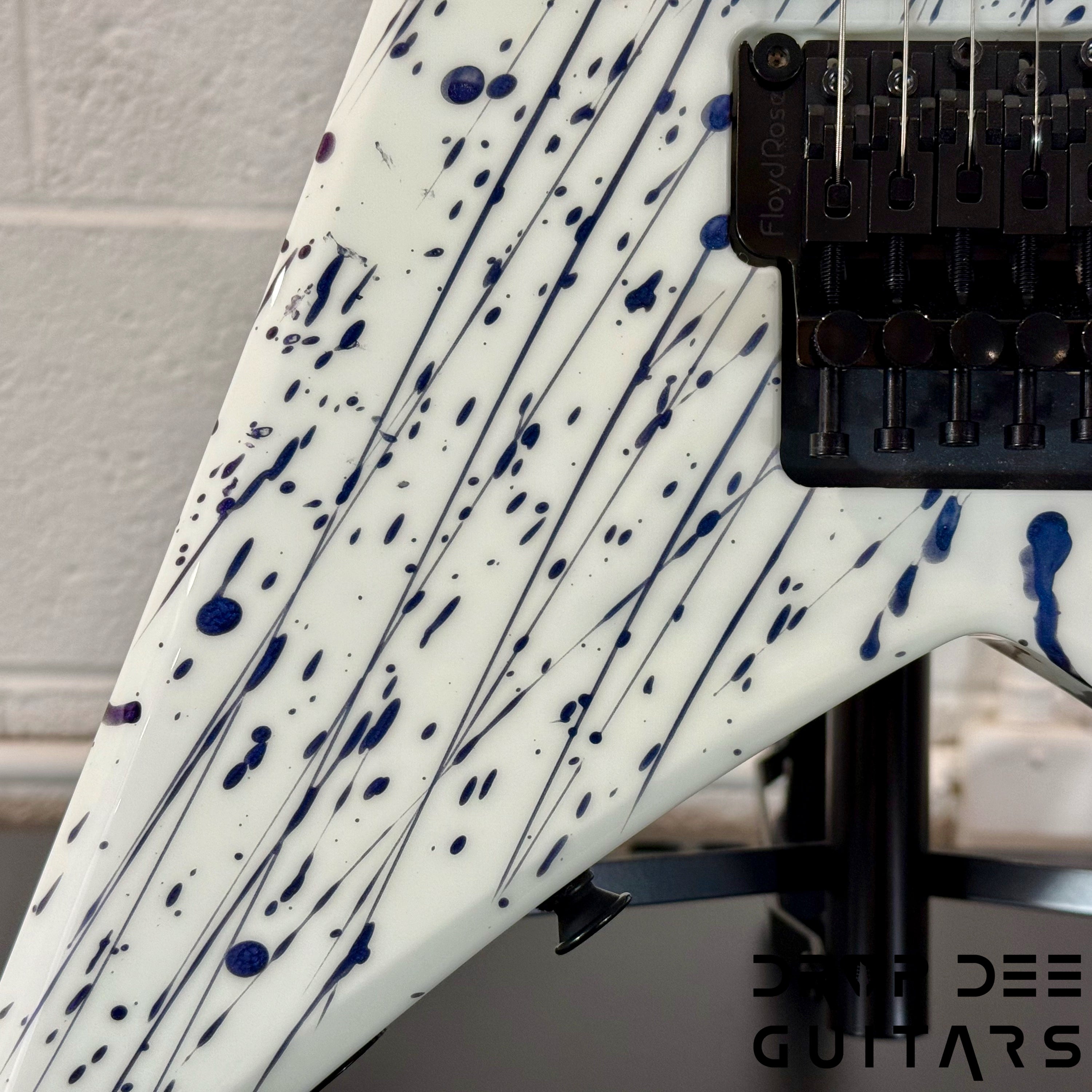 Jackson Custom Shop King V Electric Guitar w/ Case - Blood Splatter
