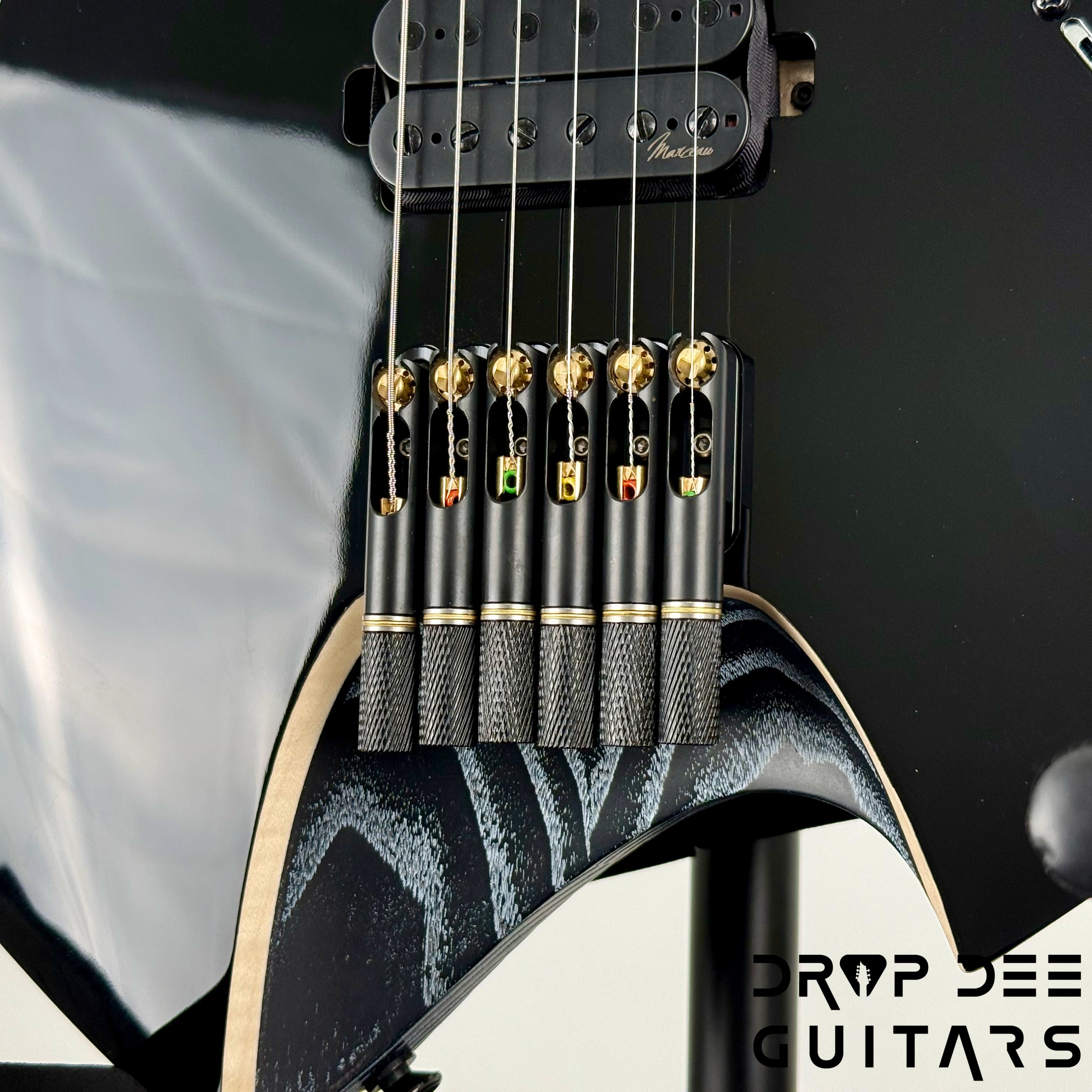 Infinia Neptune Headless Electric Guitar w/ Bag - Solid Lunar Black