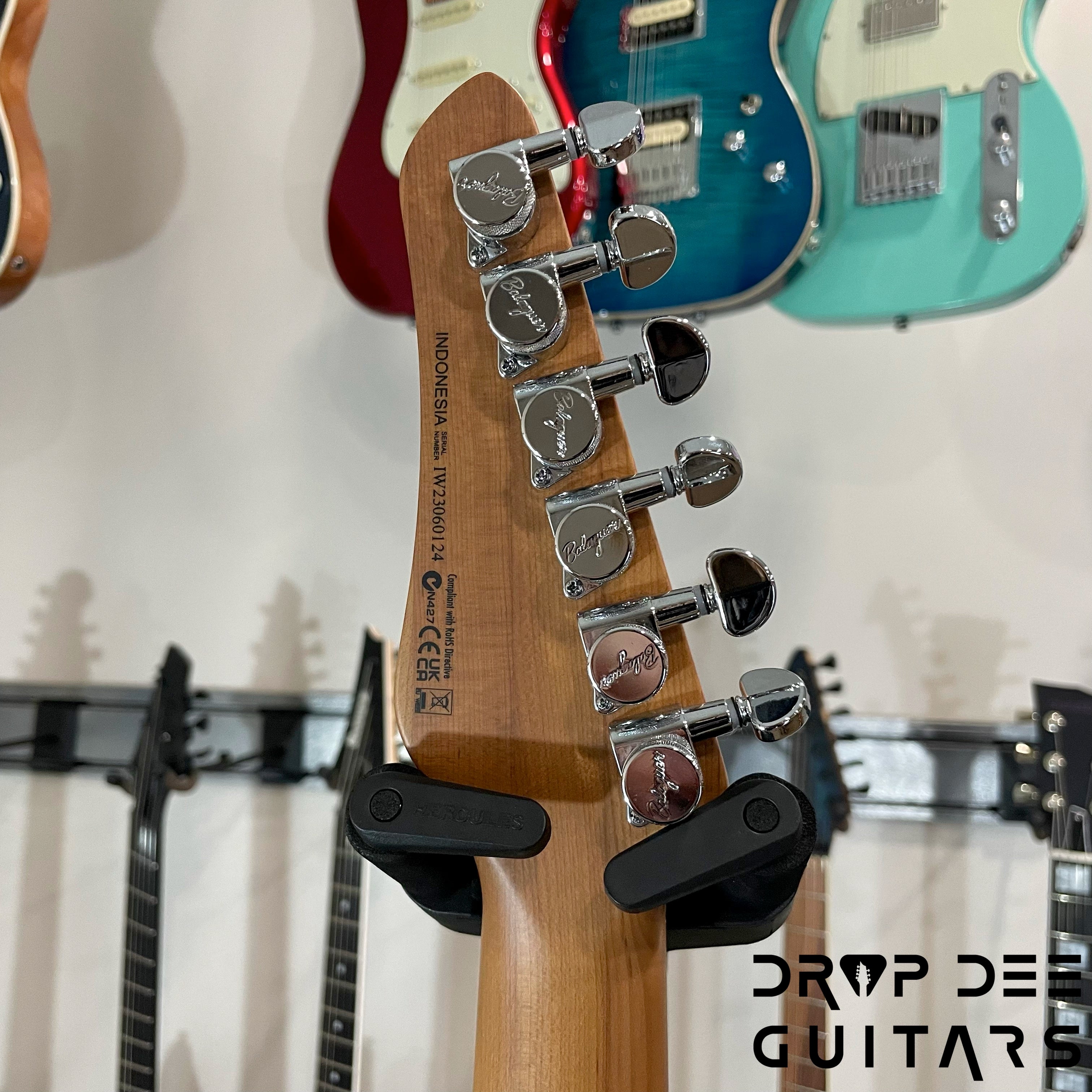 Balaguer Standard Series Thicket Electric Guitar w/ Bag - Solid White