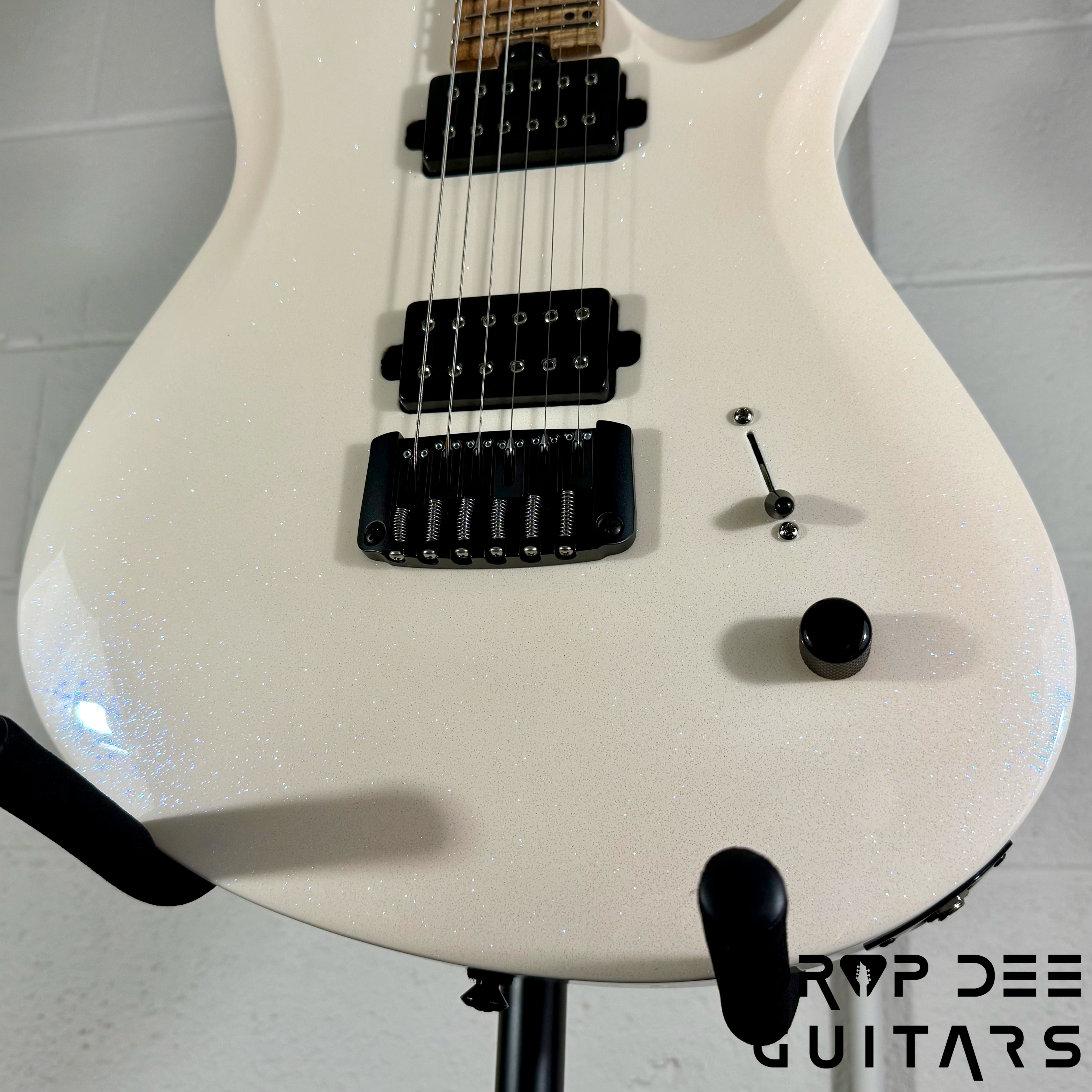 Balaguer USA Series Seraph Modern Electric Guitar w/ Case (424) - Gloss Metallic Jewel White