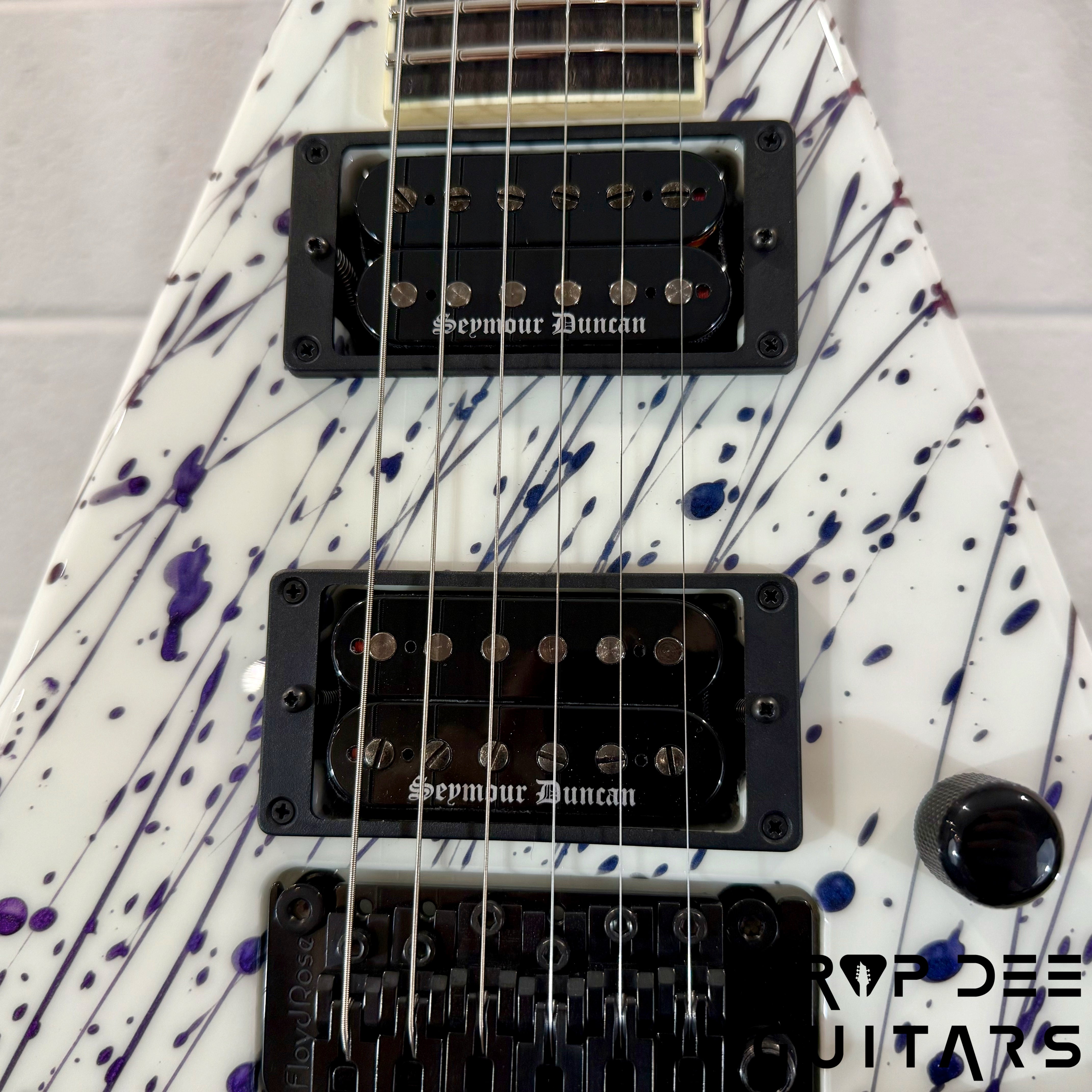 Jackson Custom Shop King V Electric Guitar w/ Case - Blood Splatter