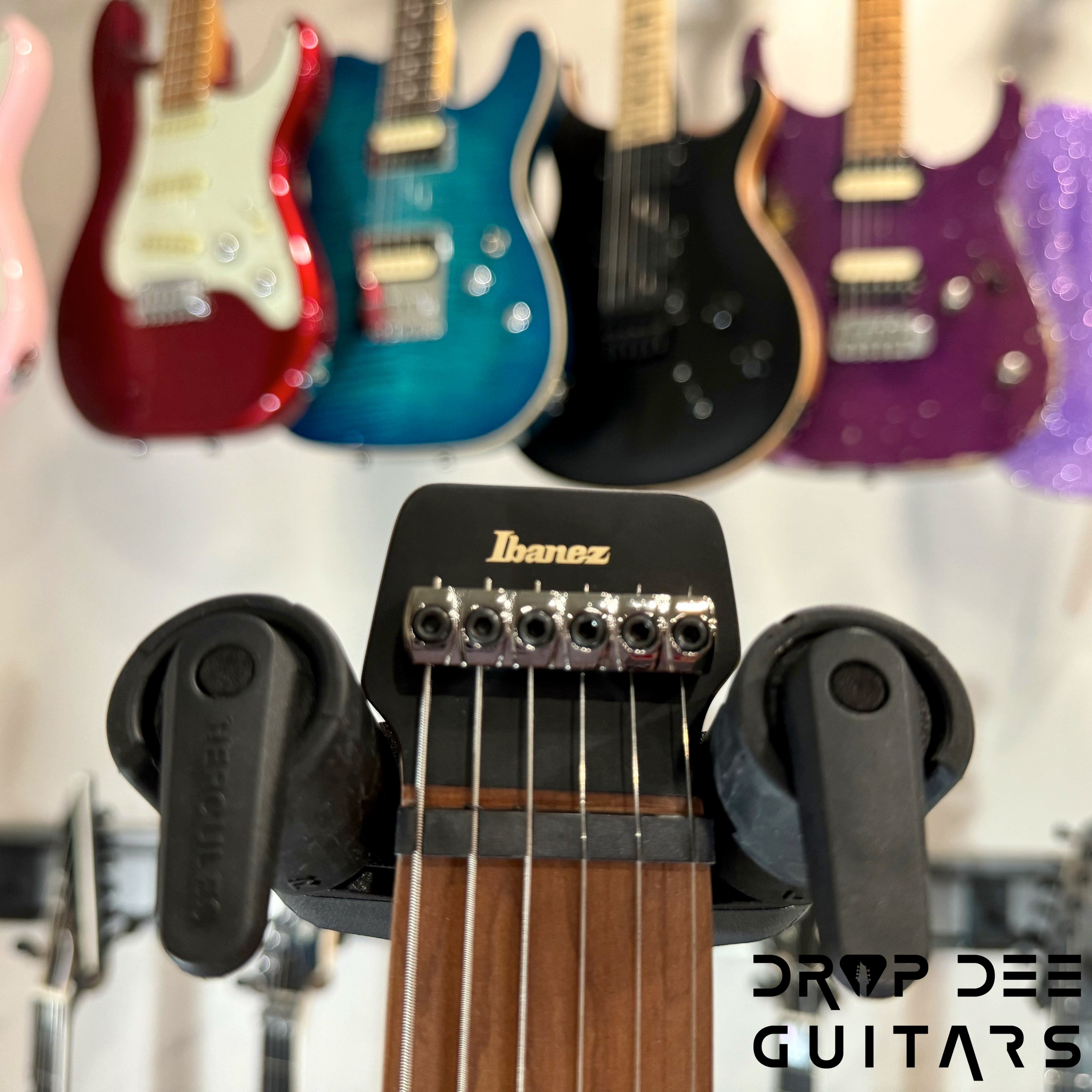 Ibanez Quest Q54W Headless Electric Guitar w/ Bag