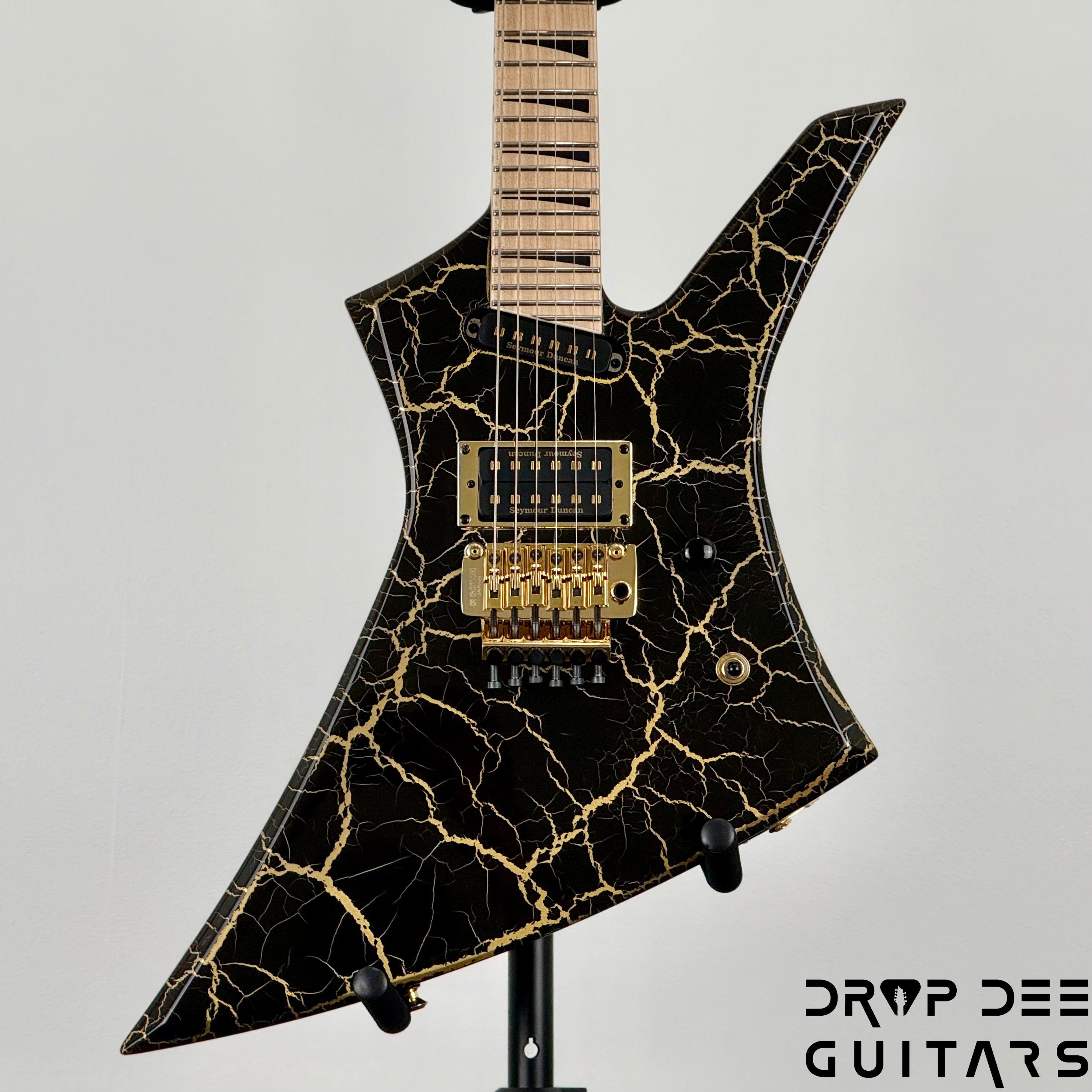 Jackson Pro Plus Series Signature Brandon Ellis Kelly KE27 Electric Guitar w/ Bag - Gold Crackle