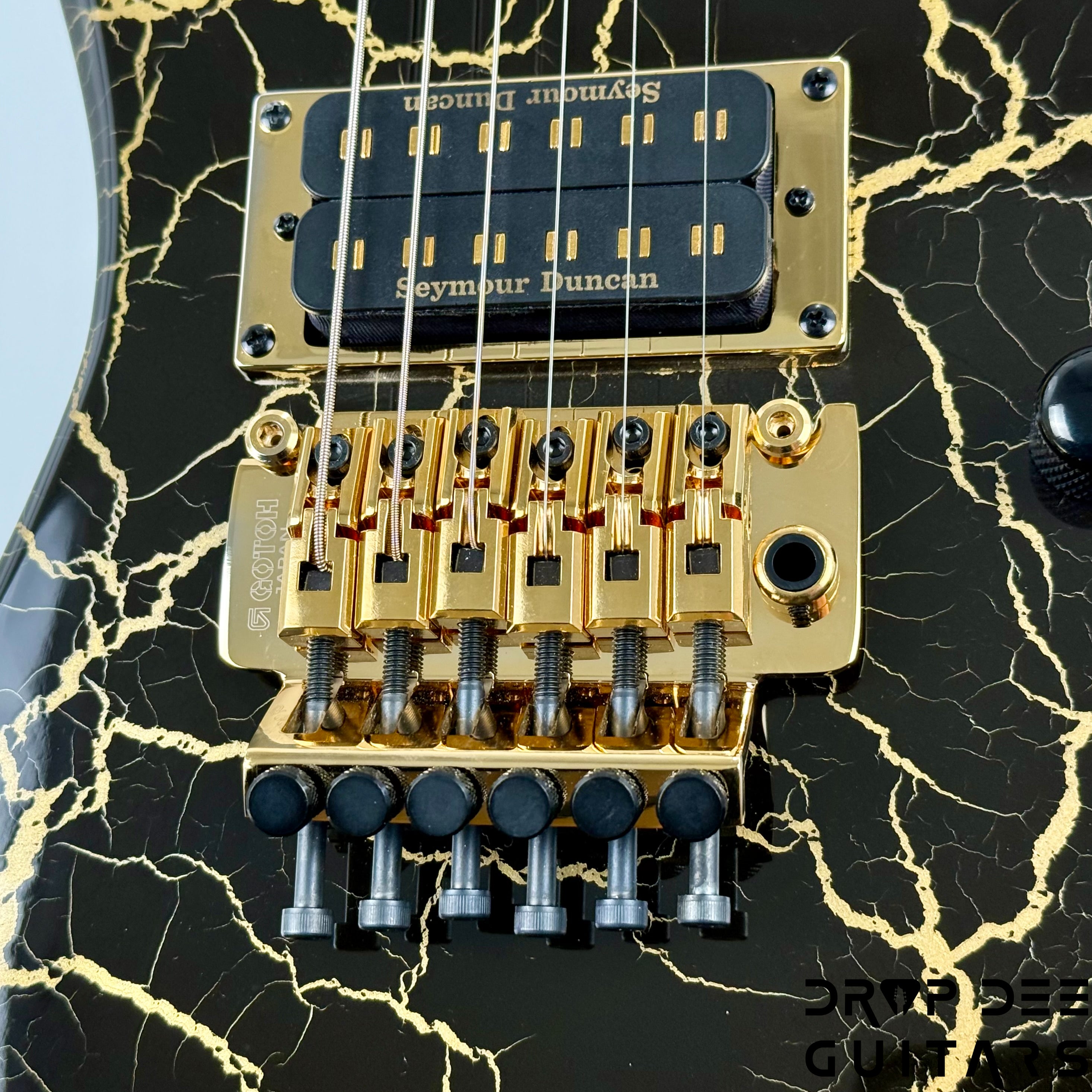 Jackson Pro Plus Series Signature Brandon Ellis Kelly KE27 Electric Guitar w/ Bag - Gold Crackle