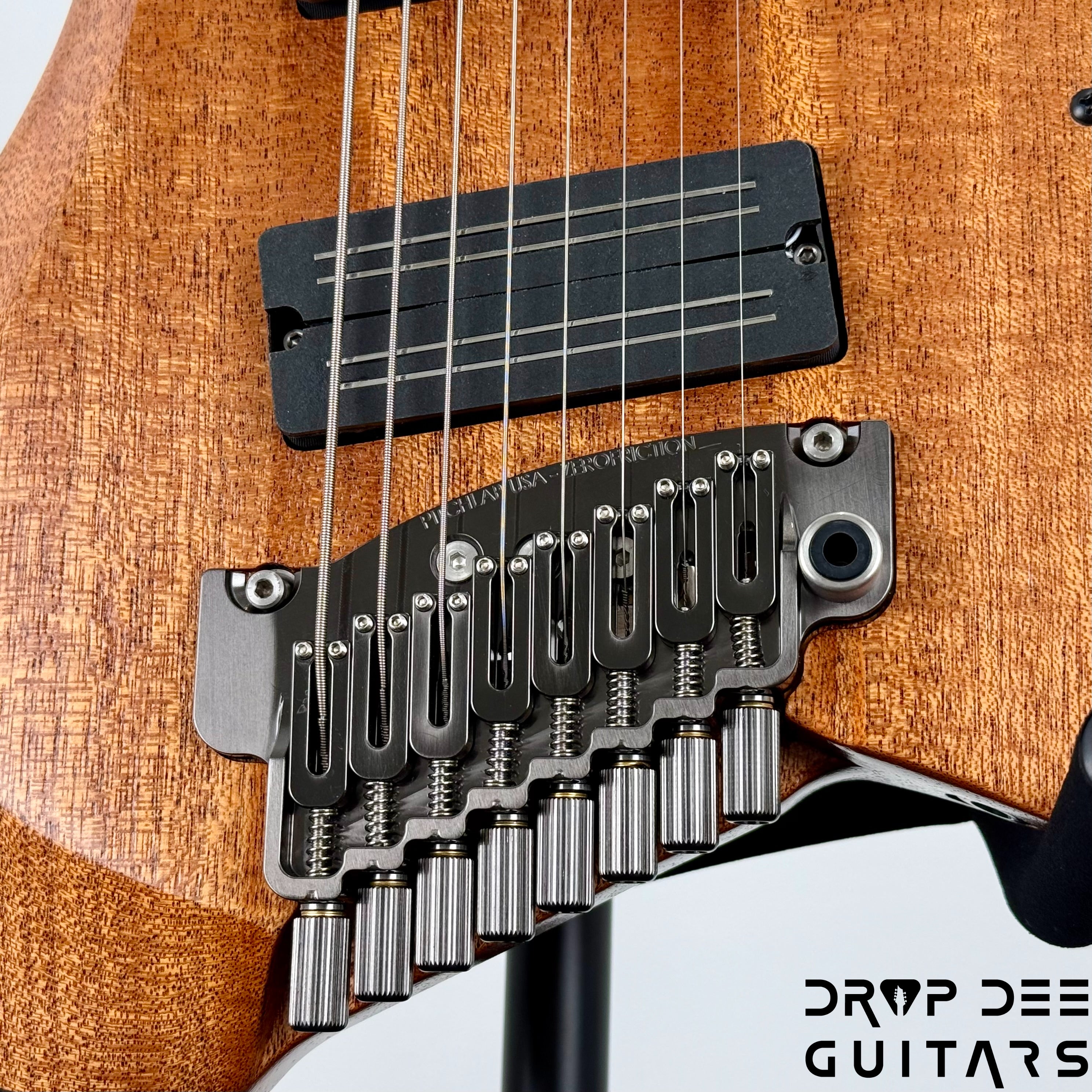 GOC USA Ilumina 8 Trem Multiscale Headless 8-String Electric Guitar - Natural
