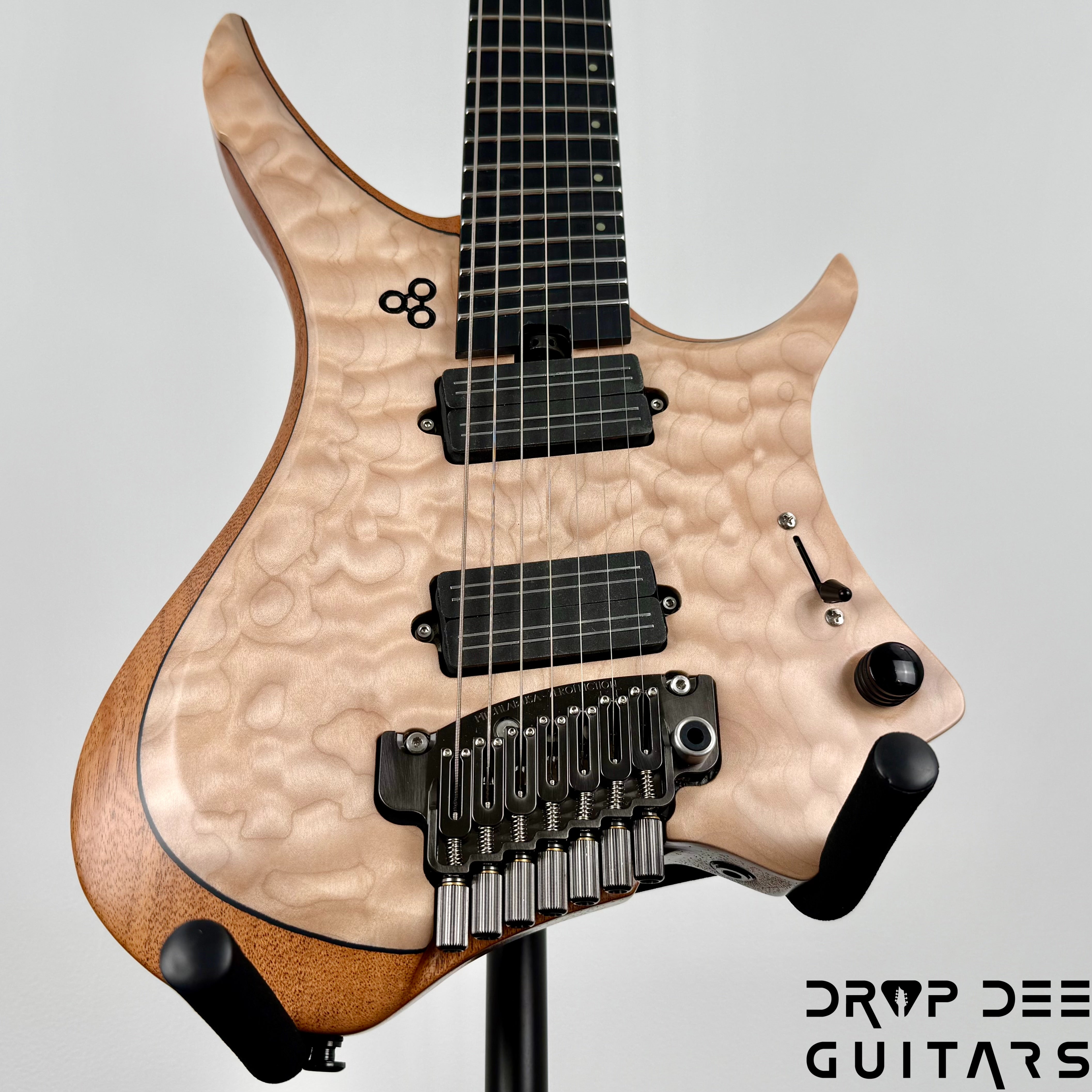 GOC USA Ilumina 7 Trem Multiscale Headless 7-String Electric Guitar w/ Case - Natural