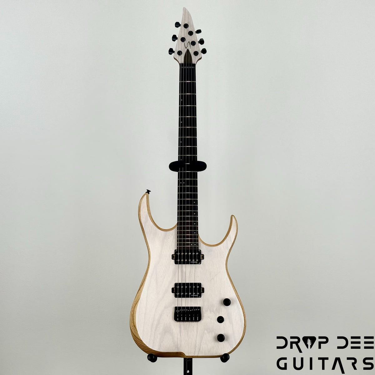 Skervesen Velociraptor 6 Electric Guitar w/ Bag (7031) - Trans White