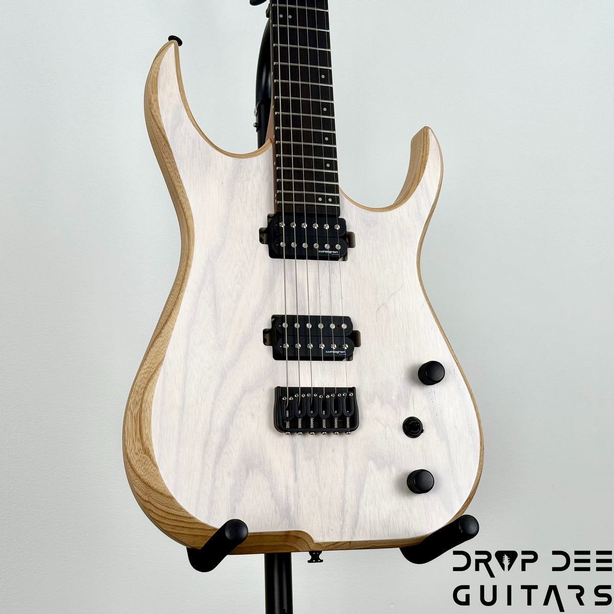 Skervesen Velociraptor 6 Electric Guitar w/ Bag (7031) - Trans White