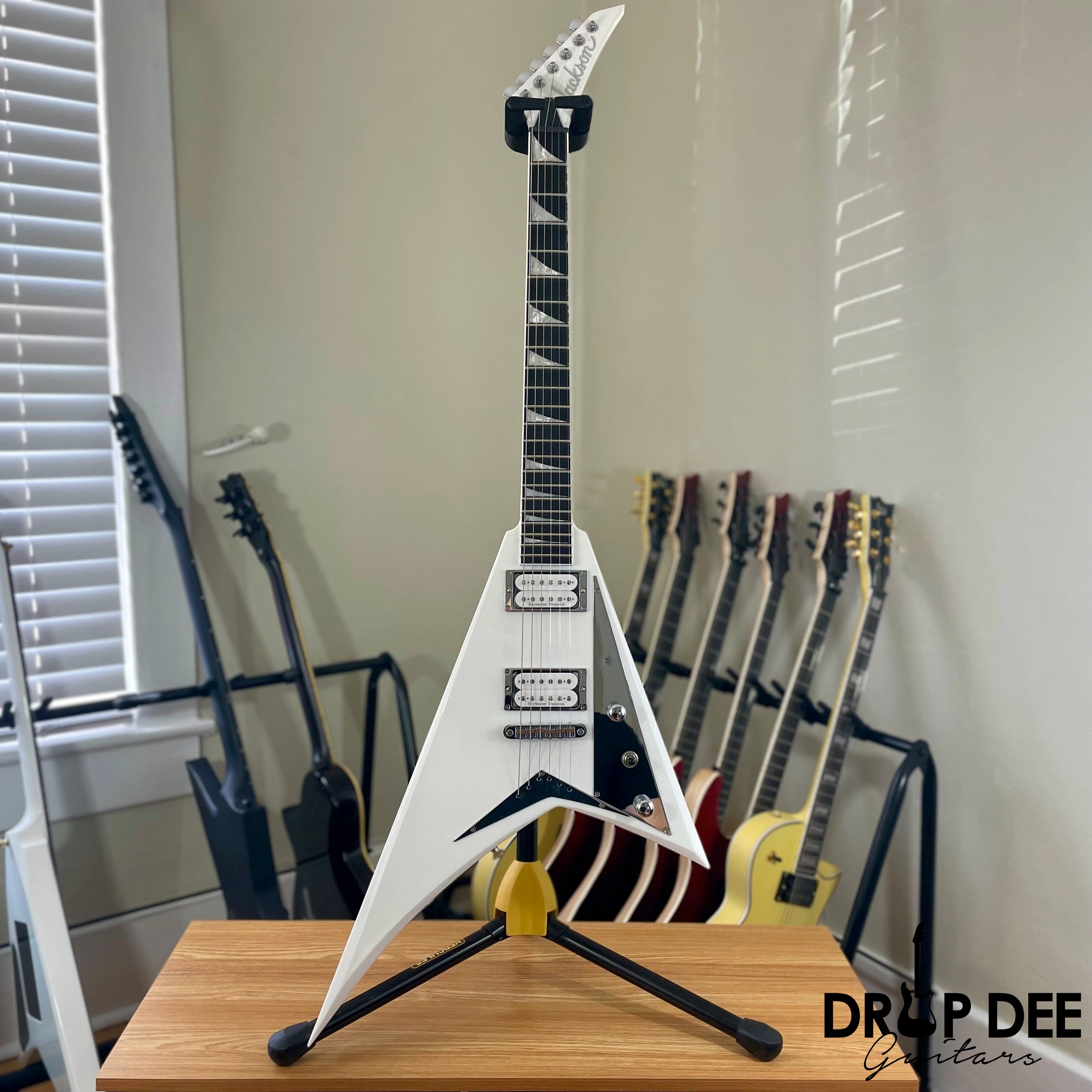 Jackson MJ Series Rhoads RRT Electric Guitar w/ Case