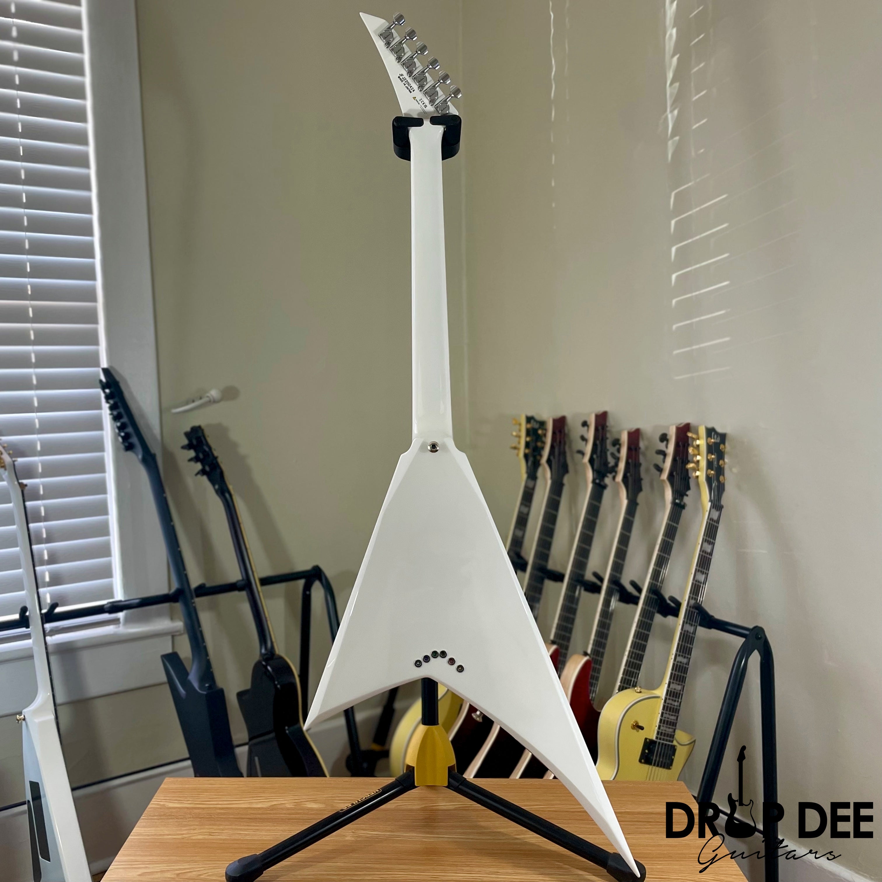 Jackson MJ Series Rhoads RRT Electric Guitar w/ Case