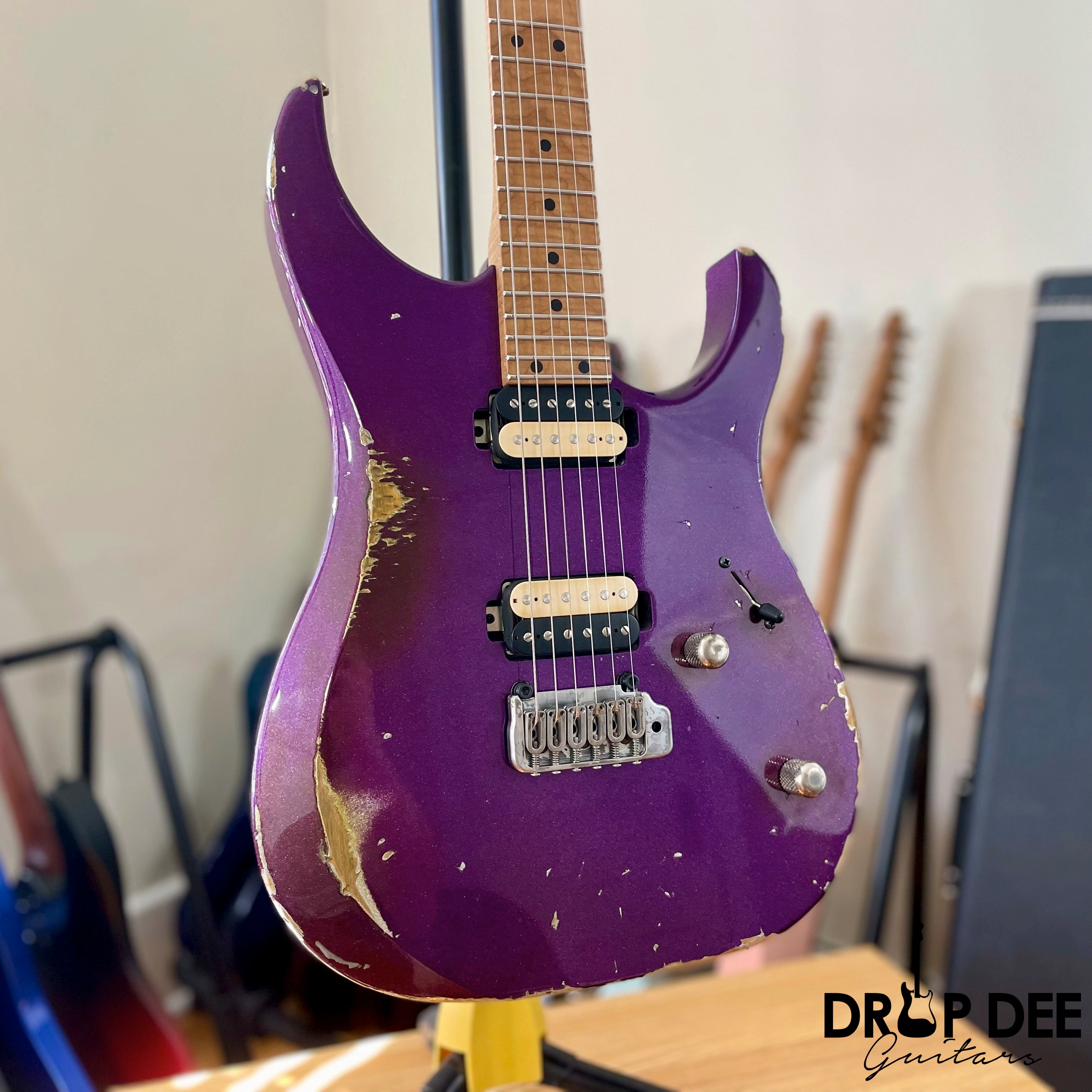 LsL Instruments XT4 "Hammer" Electric Guitar w/ Case - Purple Sparkle