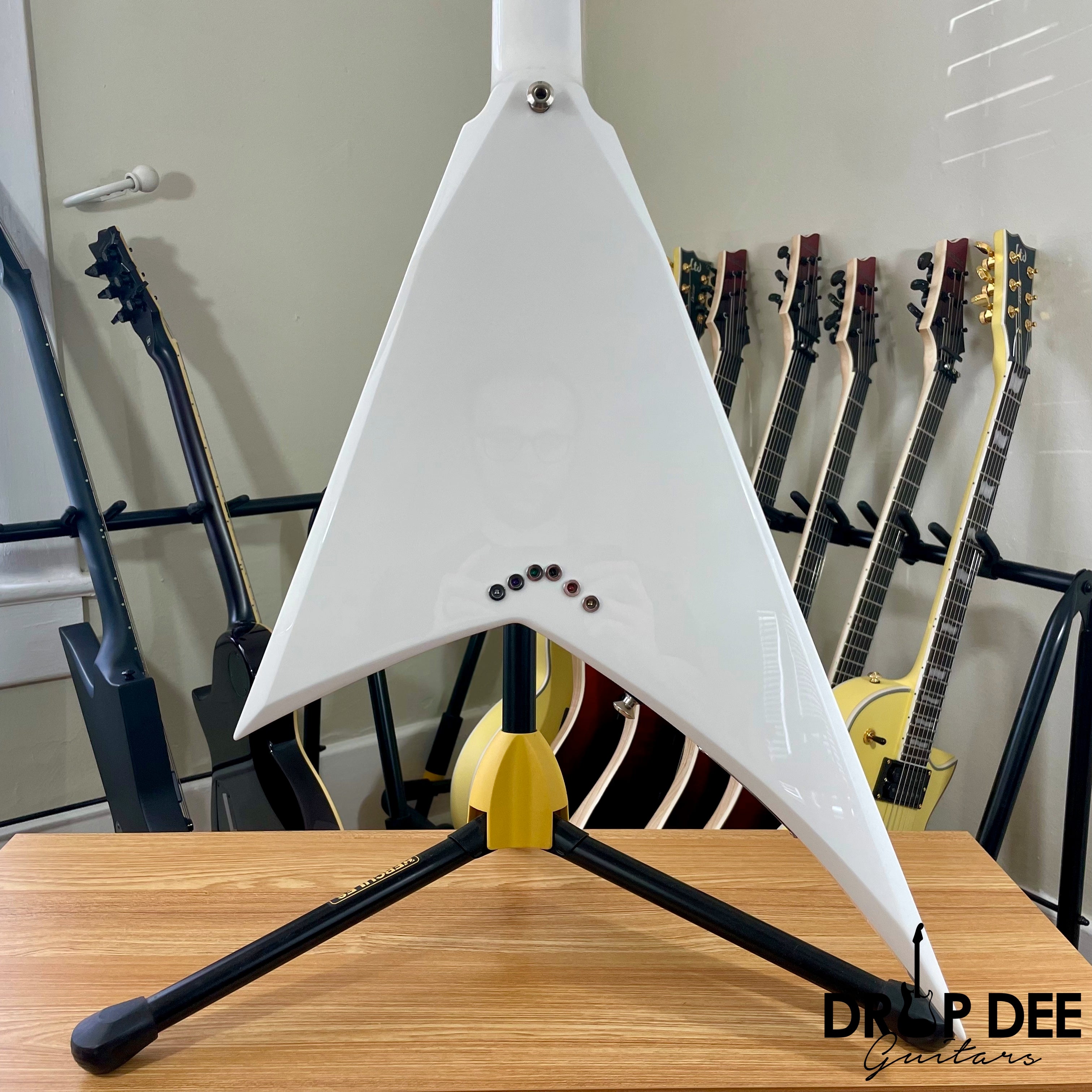 Jackson MJ Series Rhoads RRT Electric Guitar w/ Case