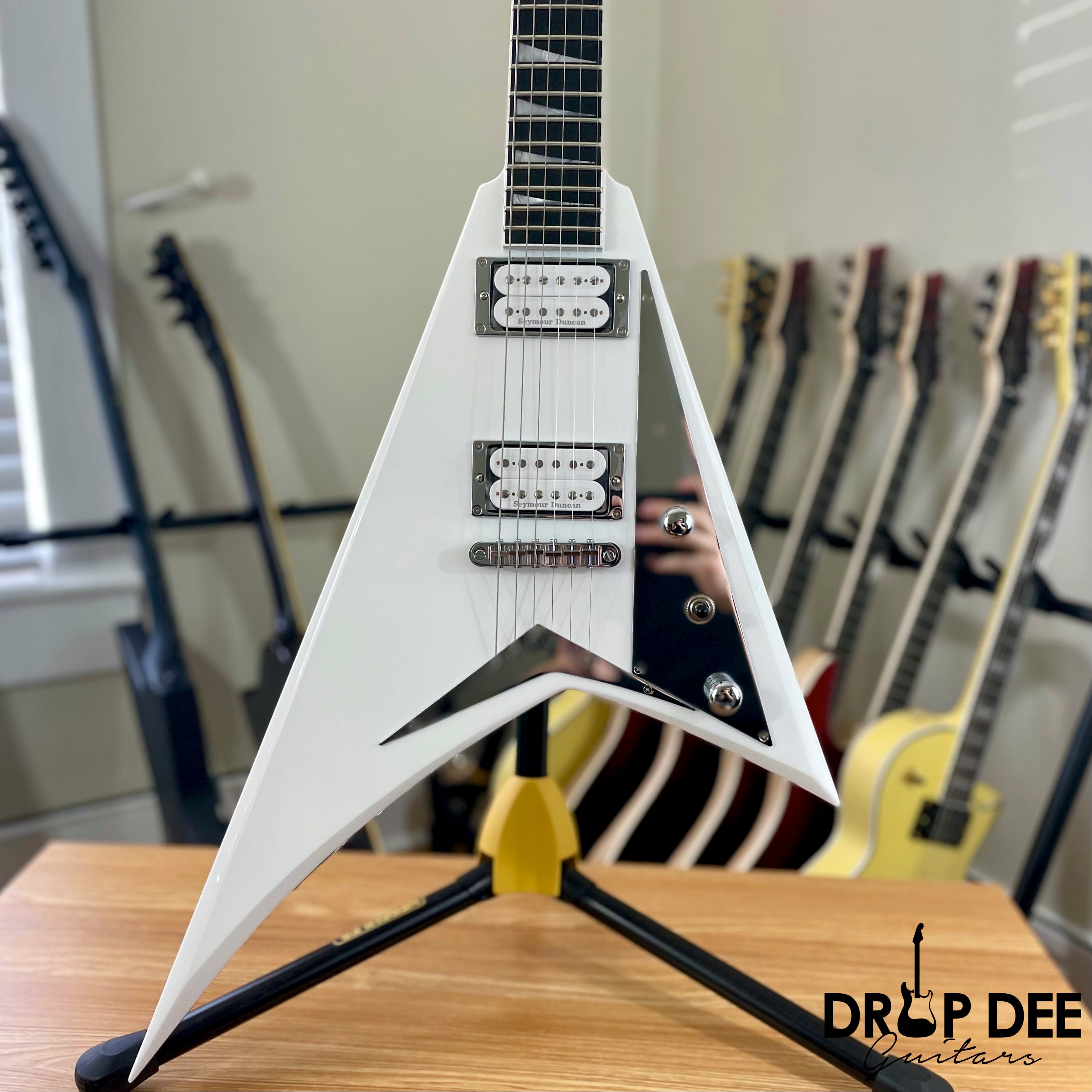 Jackson MJ Series Rhoads RRT Electric Guitar w/ Case