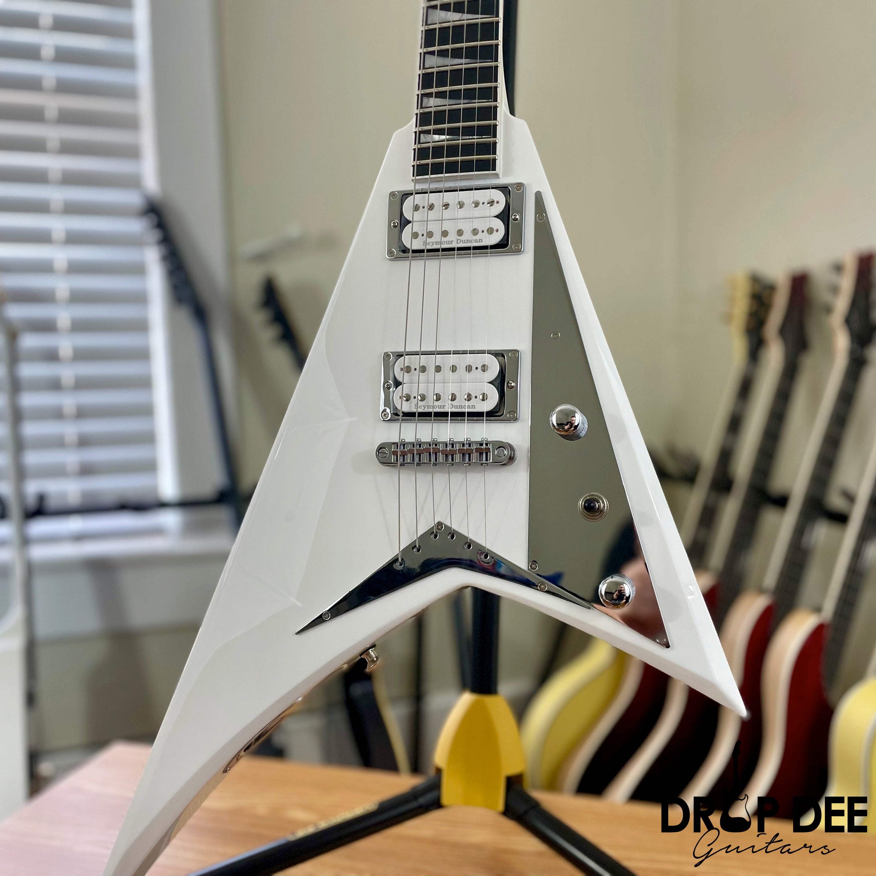 Jackson MJ Series Rhoads RRT Electric Guitar w/ Case