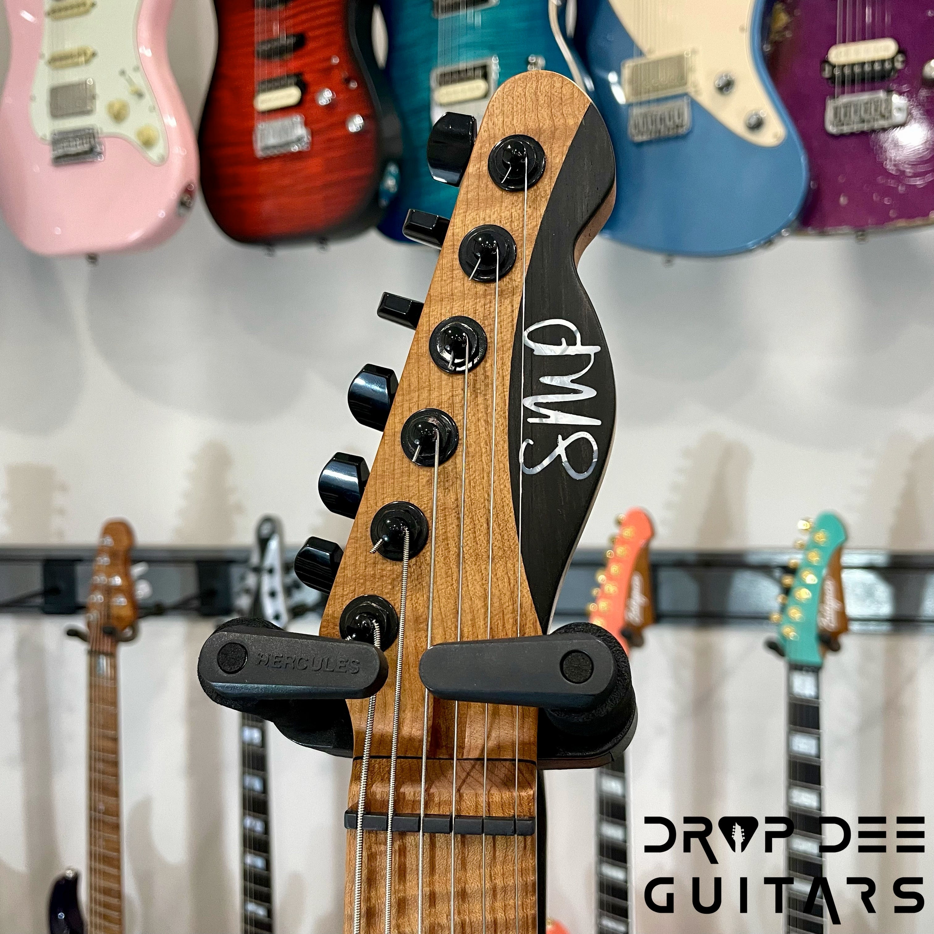 SMP Custom Shop Τρίτη Electric Guitar w/ Case