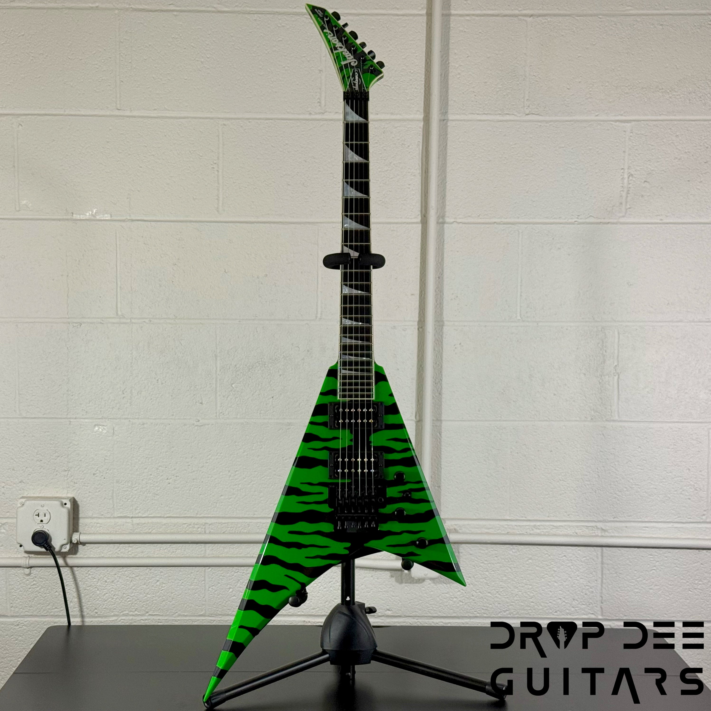Jackson USA Custom Shop Rhoads RR24 FR Electric Guitar w/ Case - Slime Green Bengal