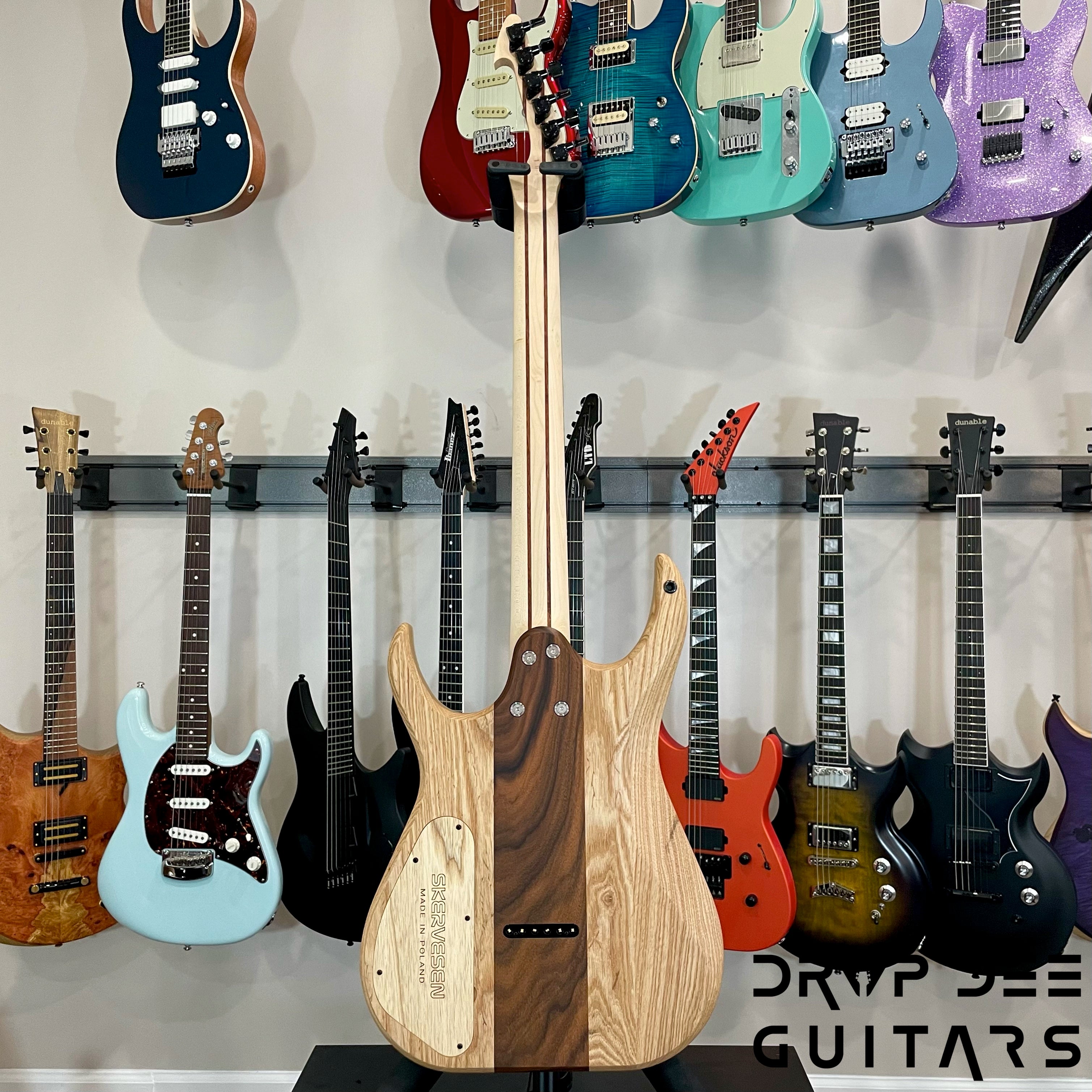 Skervesen Raptor 6 Electric Guitar w/ Case