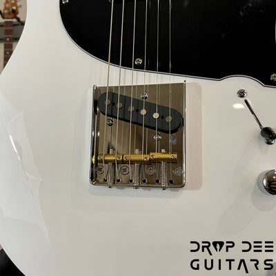 Balaguer Standard Series Thicket Electric Guitar w/ Bag - Solid White