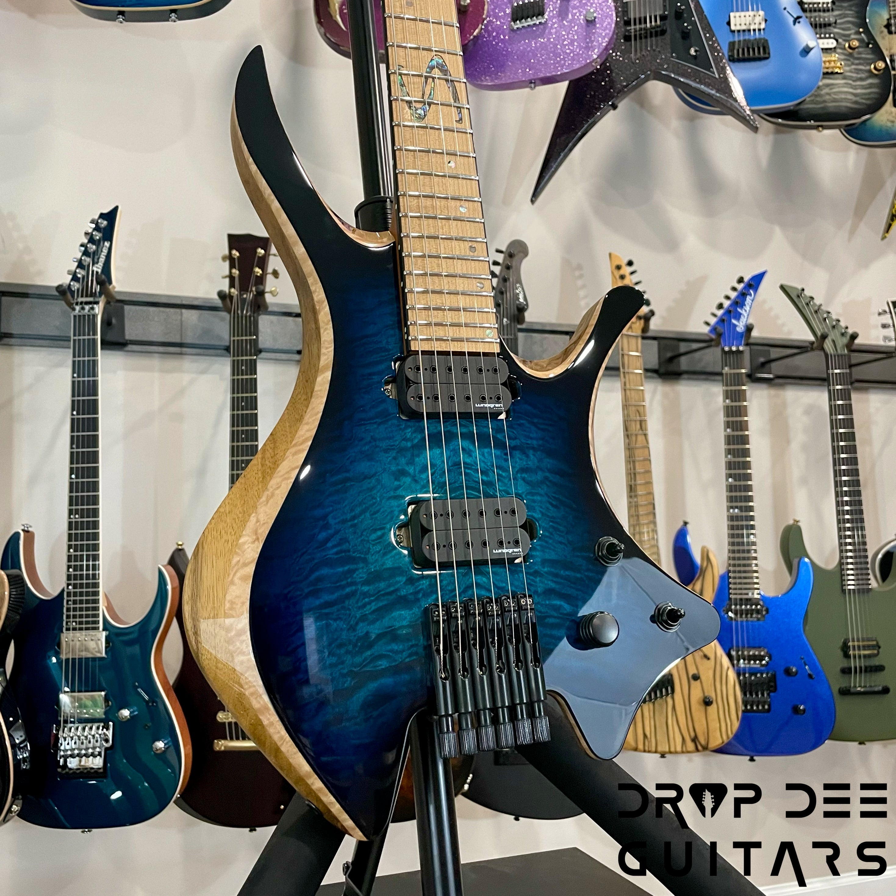 Skervesen Shoggie 6 Headless Electric Guitar w/ Bag