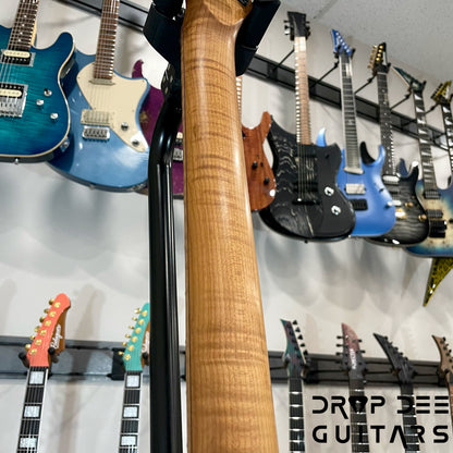 SMP Custom Shop Τρίτη Electric Guitar w/ Case