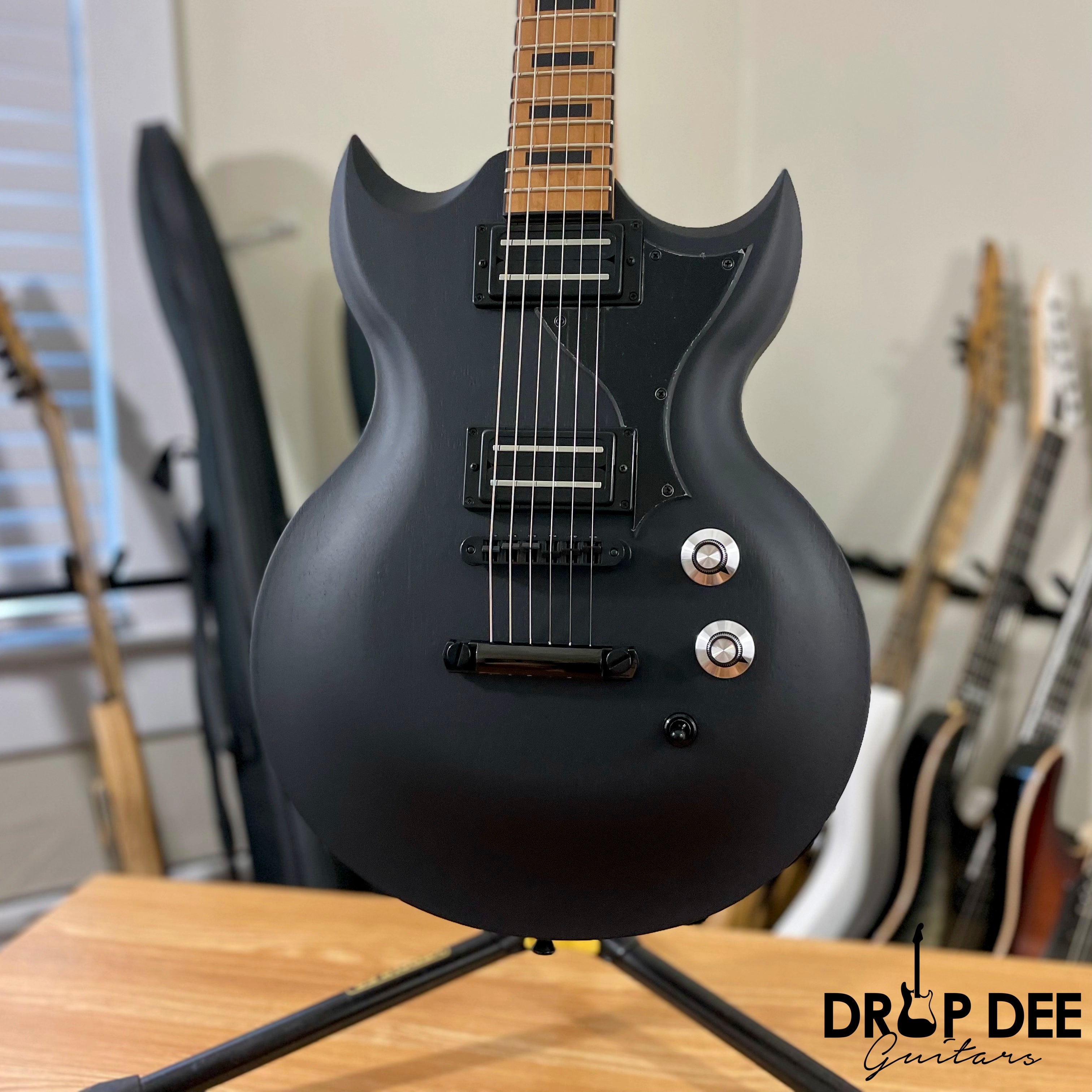 Dunable USA Custom Shop Minotaur Electric Guitar w/ Case