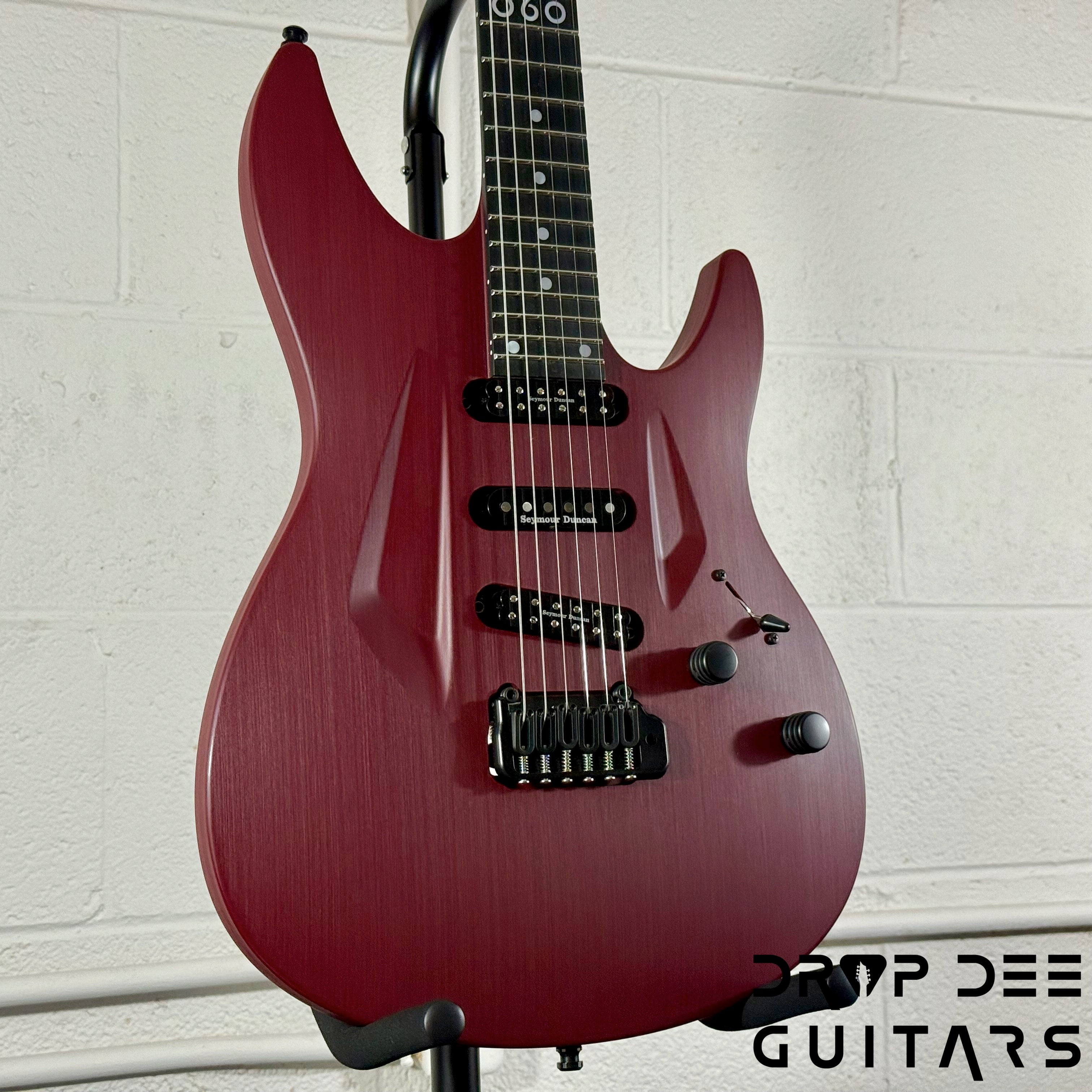 Aristides 060 Trem Electric Guitar w/ Bag - Red