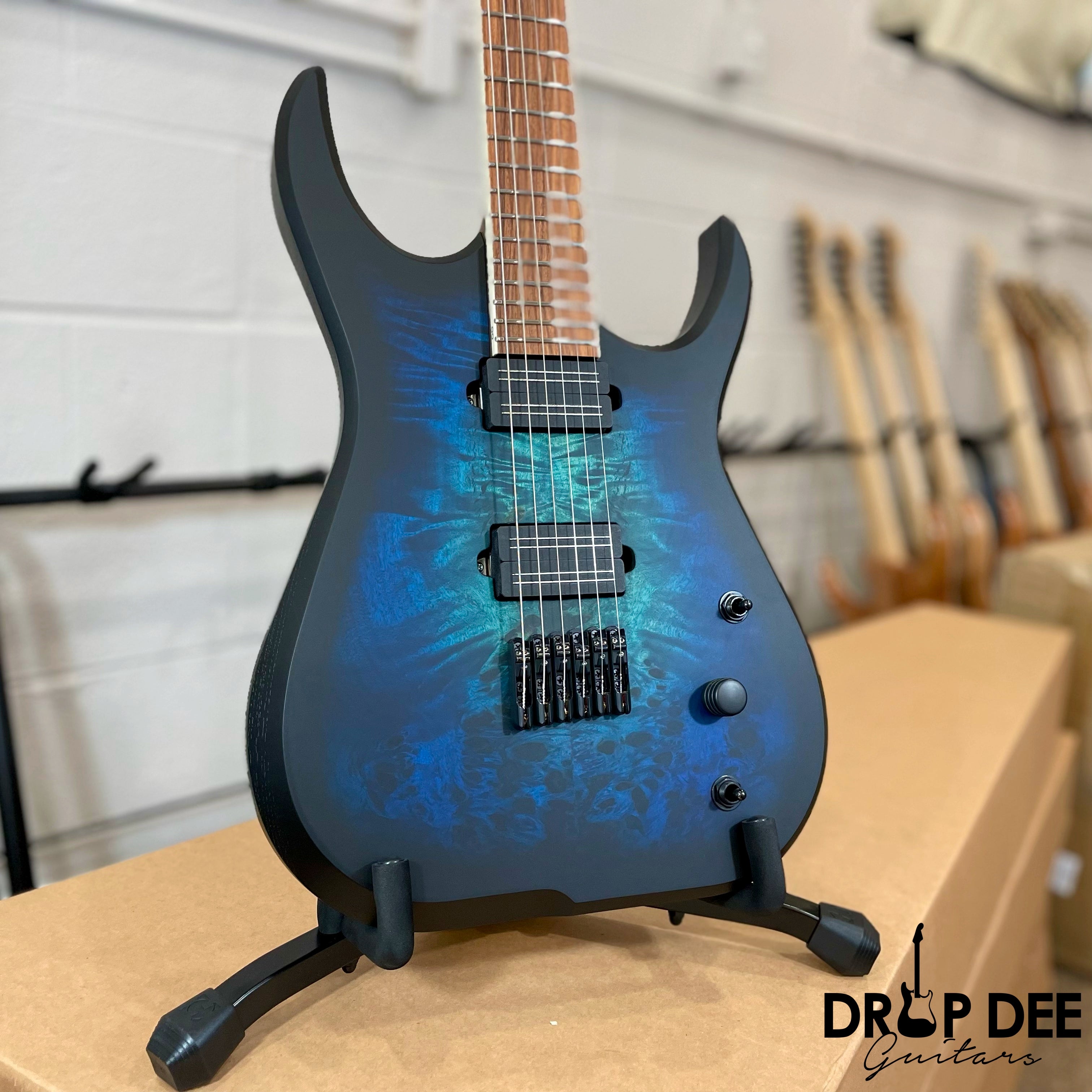 Skervesen Raptor 6 Electric Guitar w/ Case