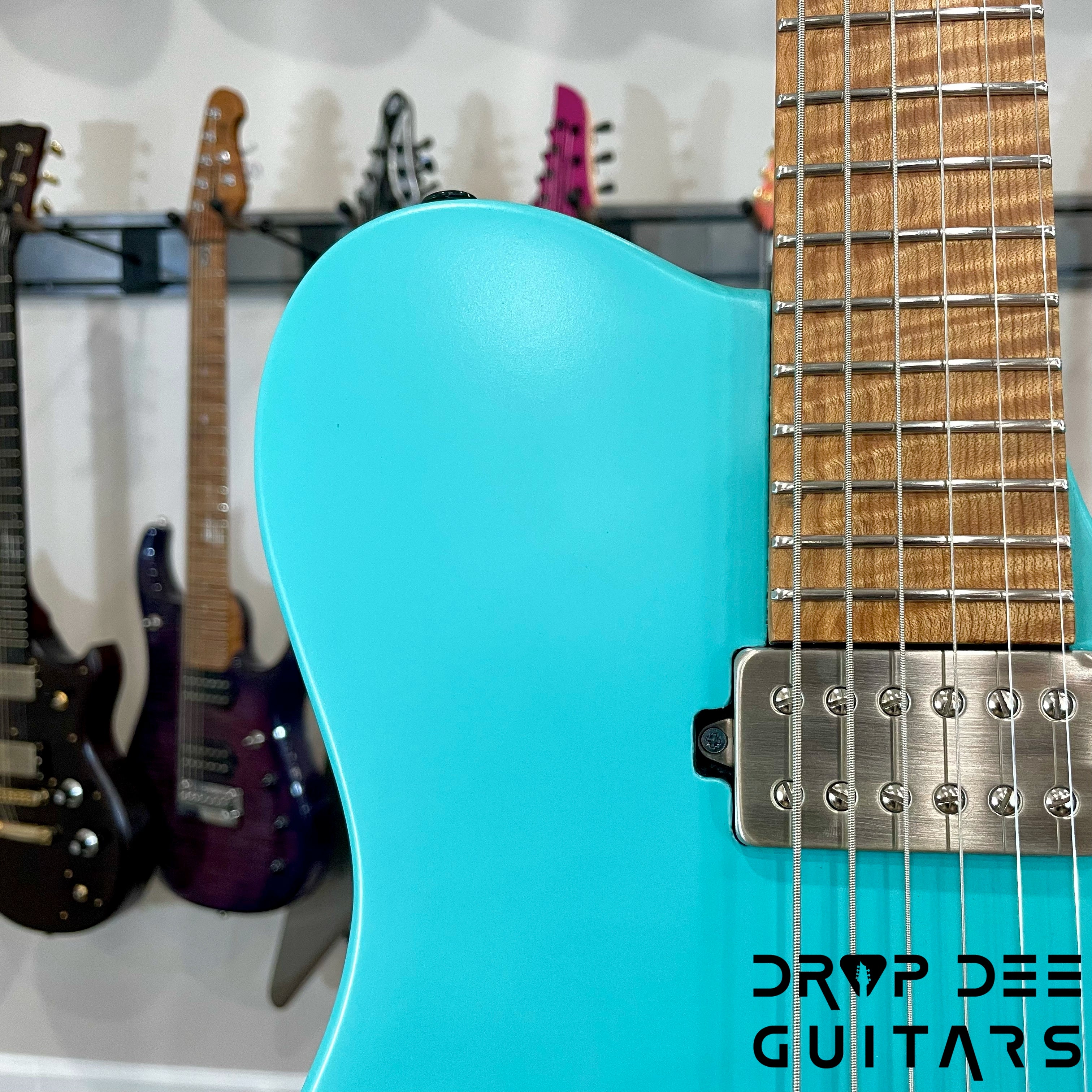 SMP Custom Shop Τρίτη Electric Guitar w/ Case