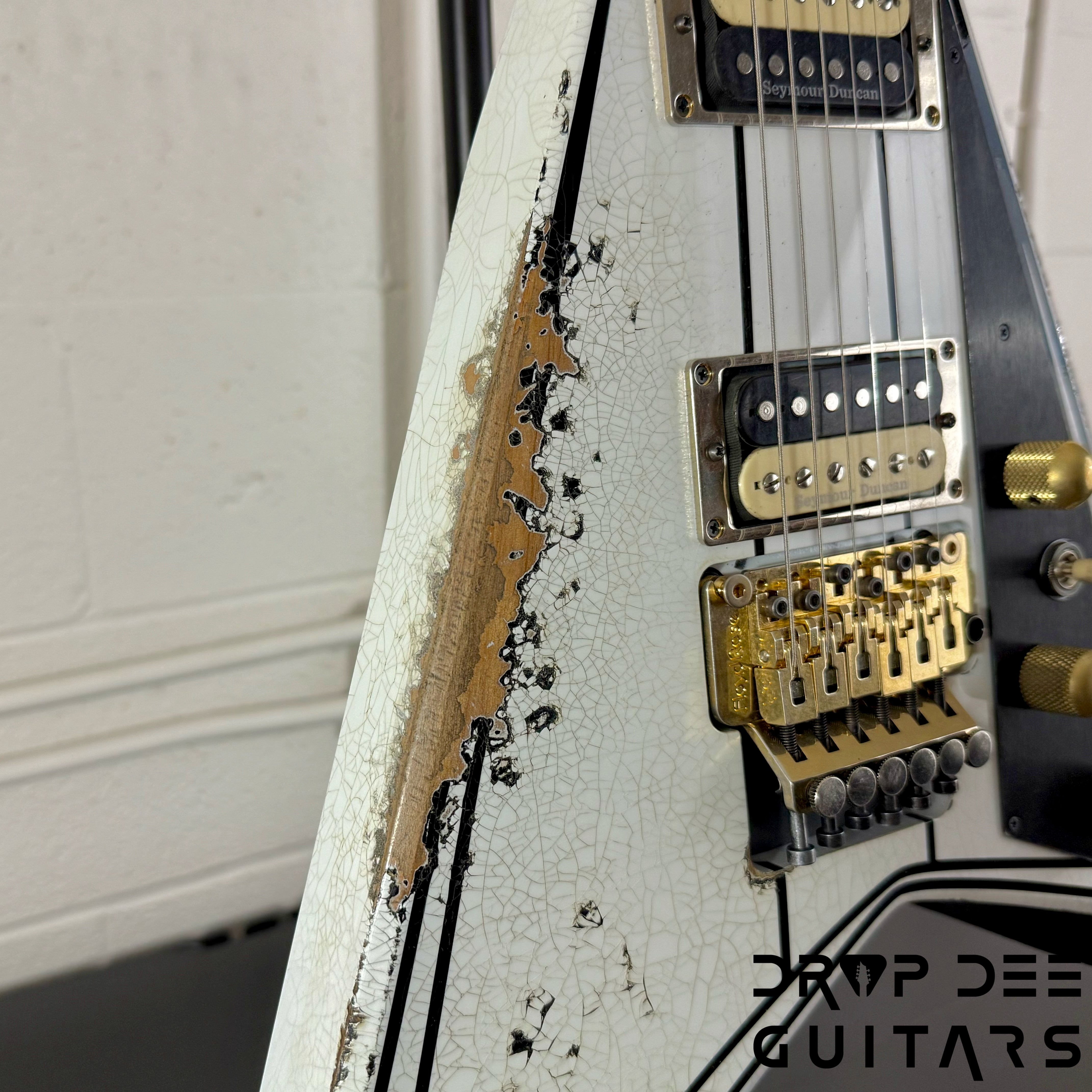 Jackson USA Custom Shop Special Edition Rhoads Electric Guitar w/ Case - Snow White w/ Black Vintage Pinstripes, Nitro-Tour Heavy Relic