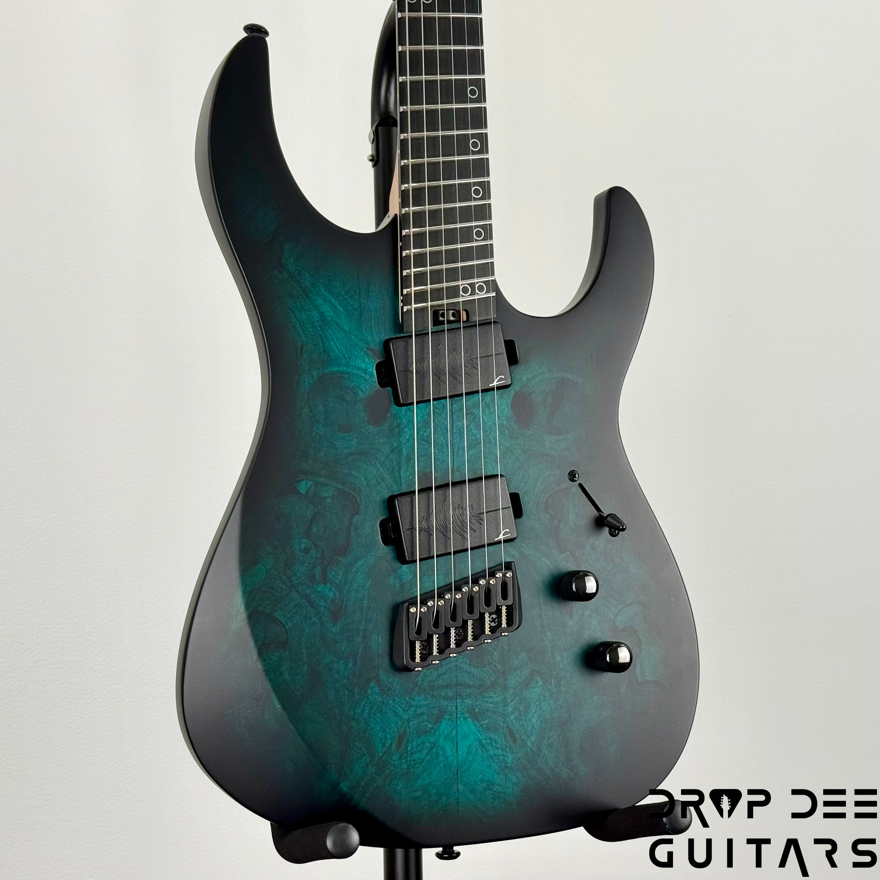 ギター ILITCH DEEP BLUES Legator Ninja N6FSS Multiscale Electric Guitar w/ Bag - Dark