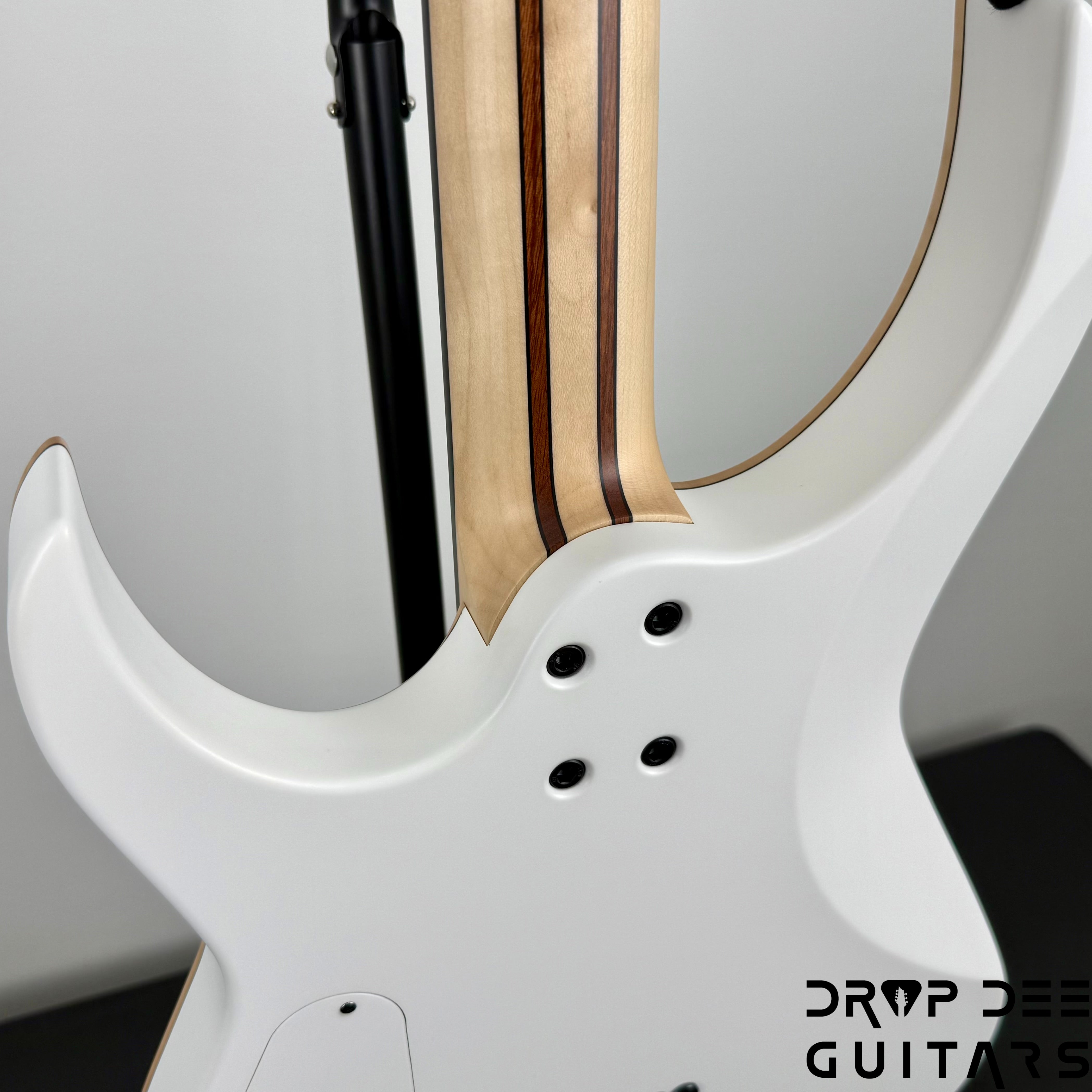 Infinia Ceres 6 Electric Guitar w/ Bag - Scarlet Halo