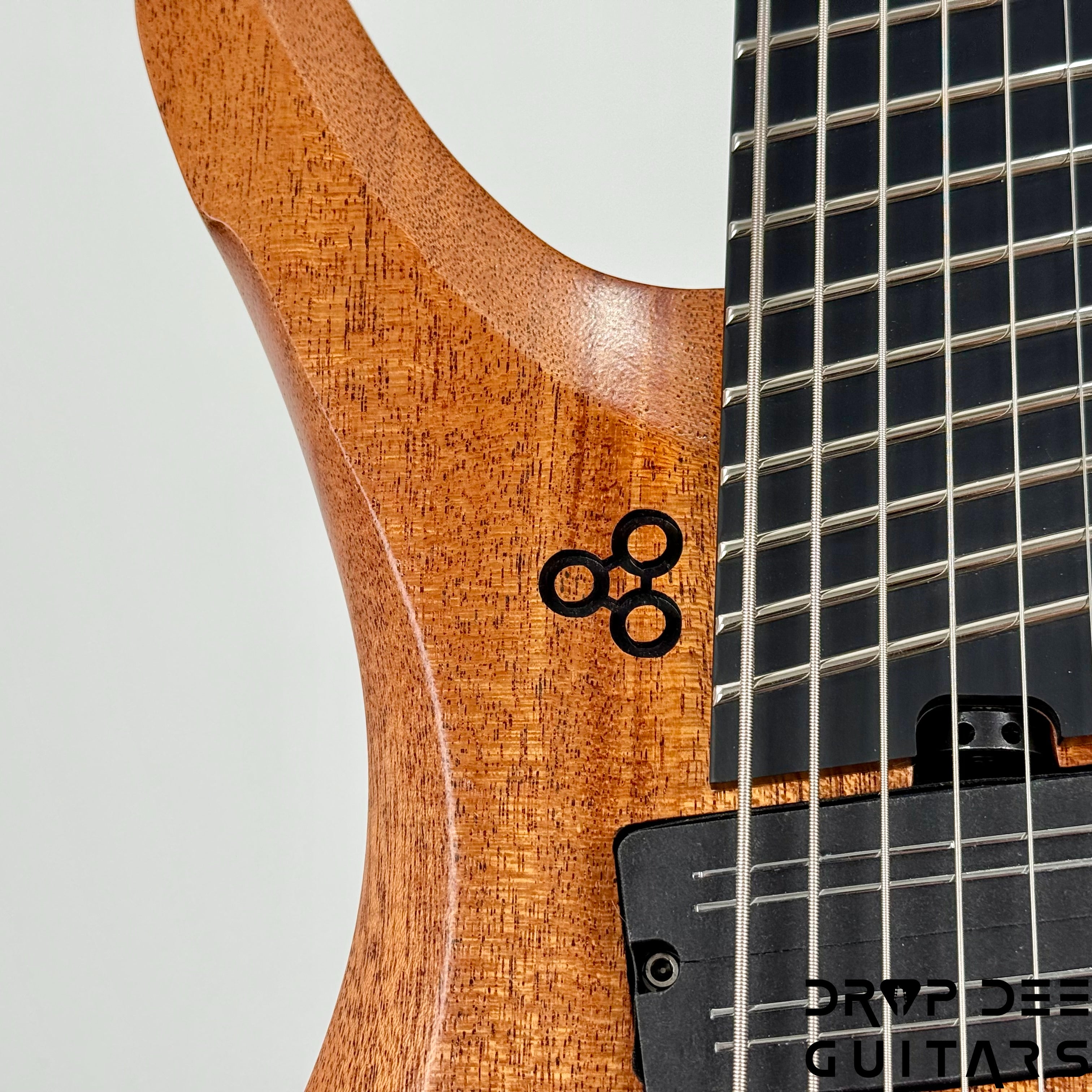 GOC USA Ilumina 8 Trem Multiscale Headless 8-String Electric