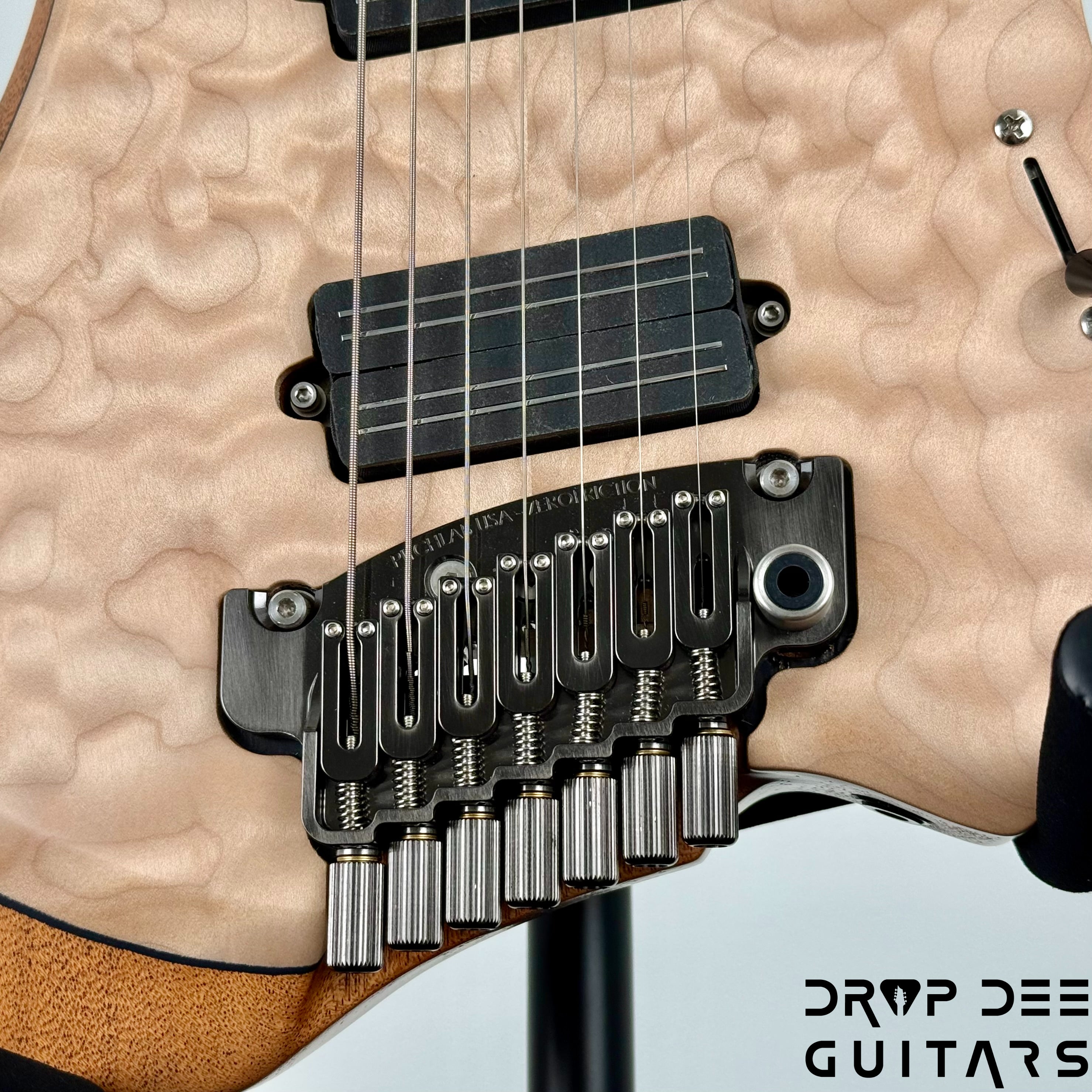 GOC USA Ilumina 7 Trem Multiscale Headless 7-String Electric Guitar w/ Case - Natural